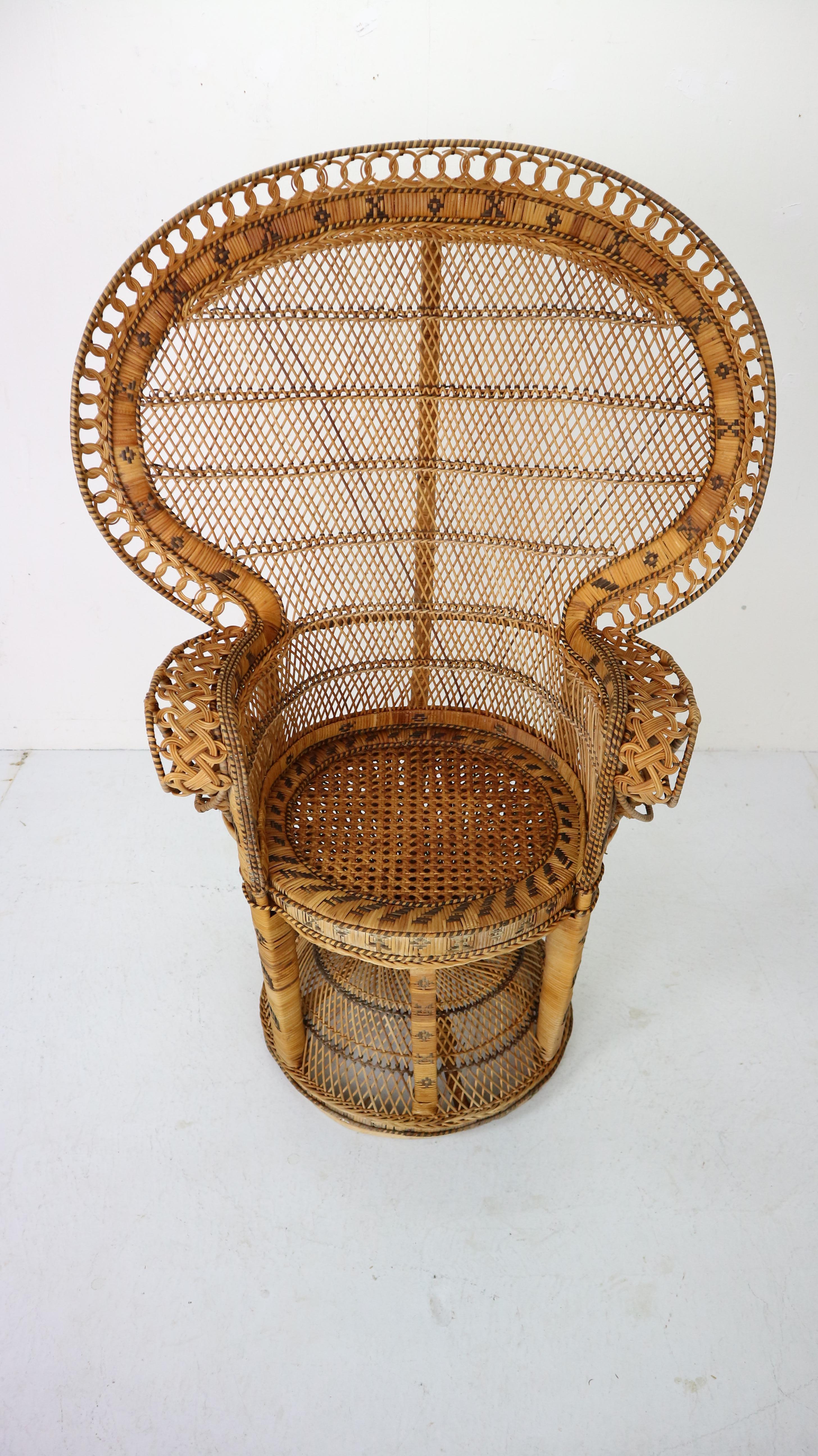 Ikonischer Emmanuelle Wicker Peacock Chair:: 1970 (20. Jahrhundert)