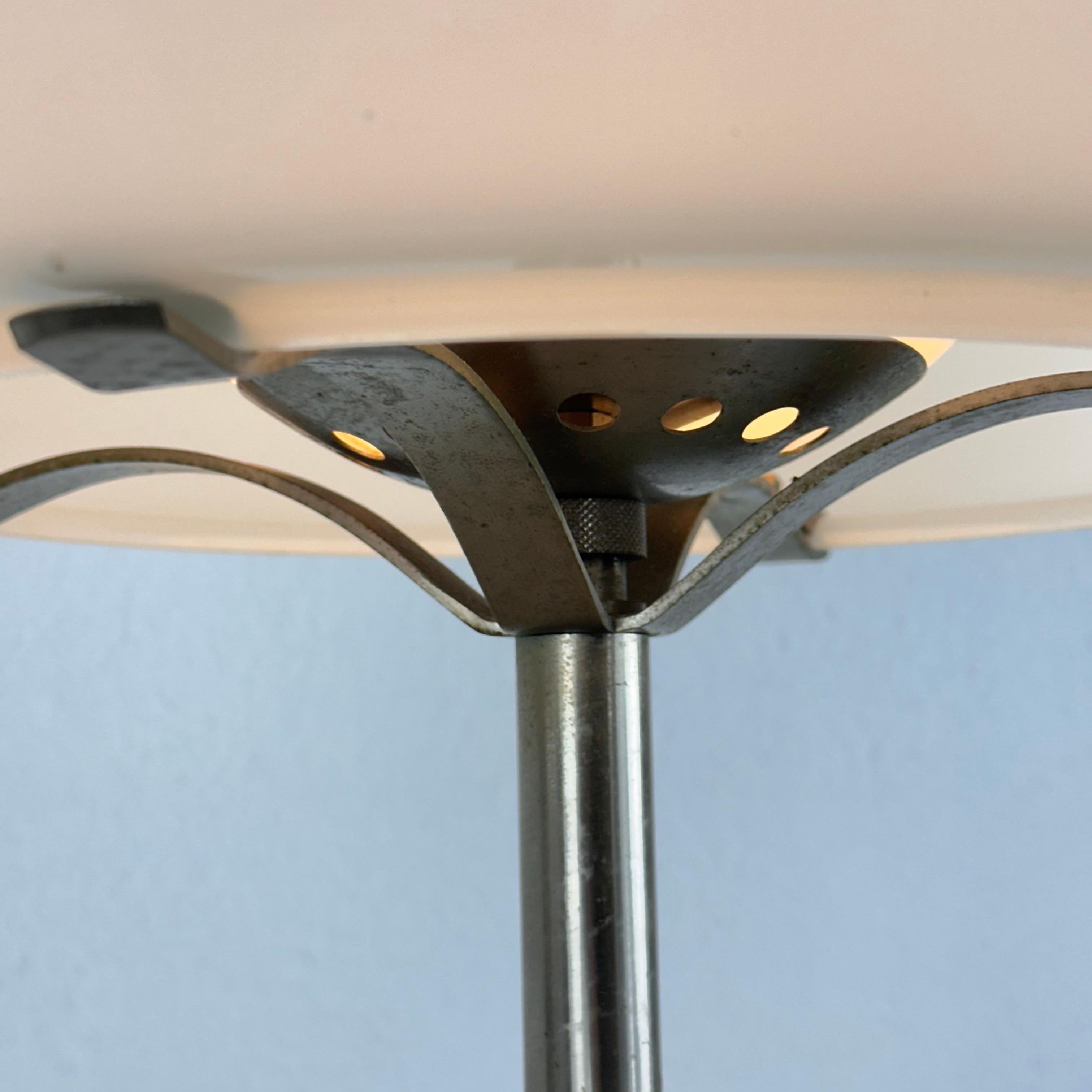 Lampe de table « Erse » emblématique de Vico Magistretti pour Artemide, 1964 - Série Omega en vente 8