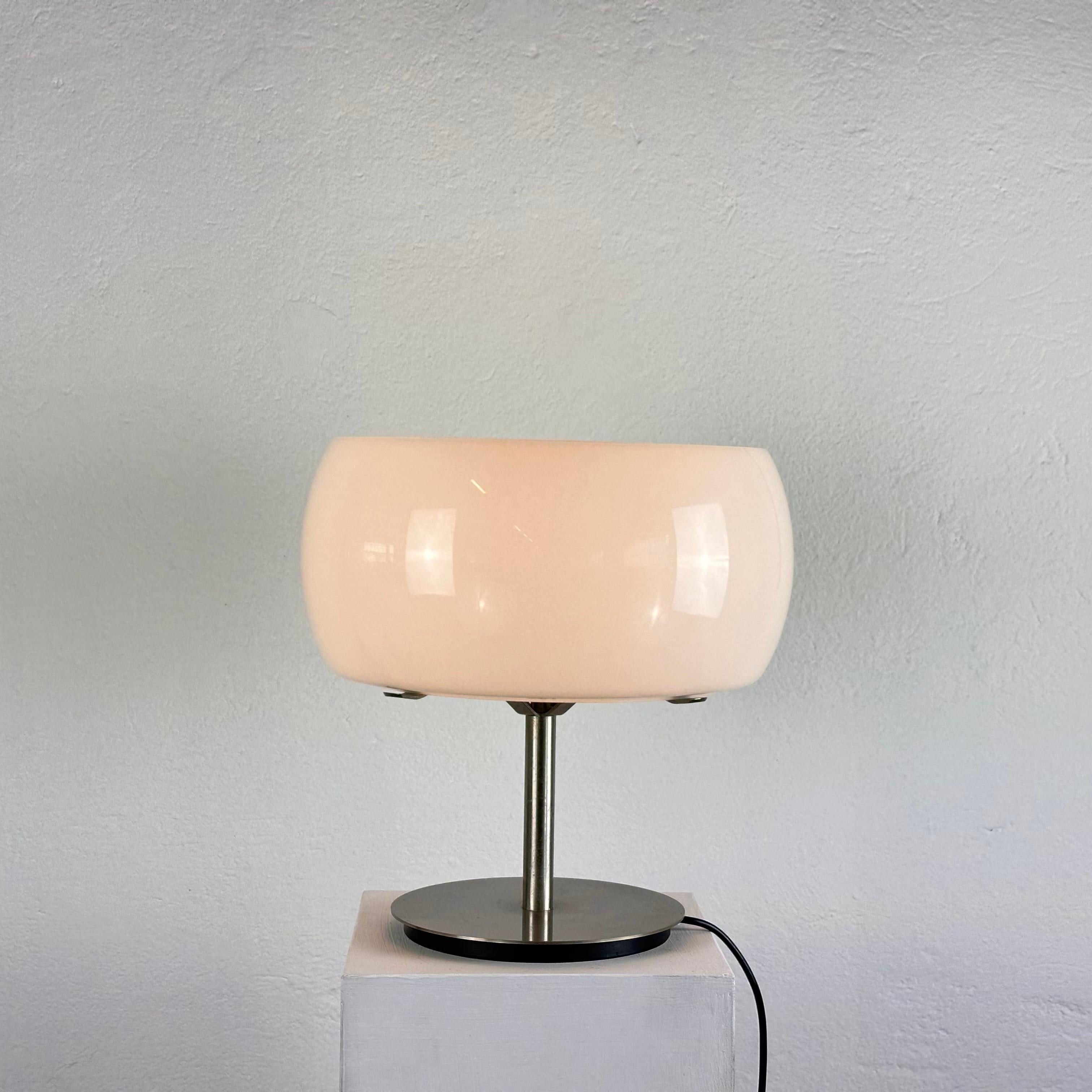 italien Lampe de table « Erse » emblématique de Vico Magistretti pour Artemide, 1964 - Série Omega en vente