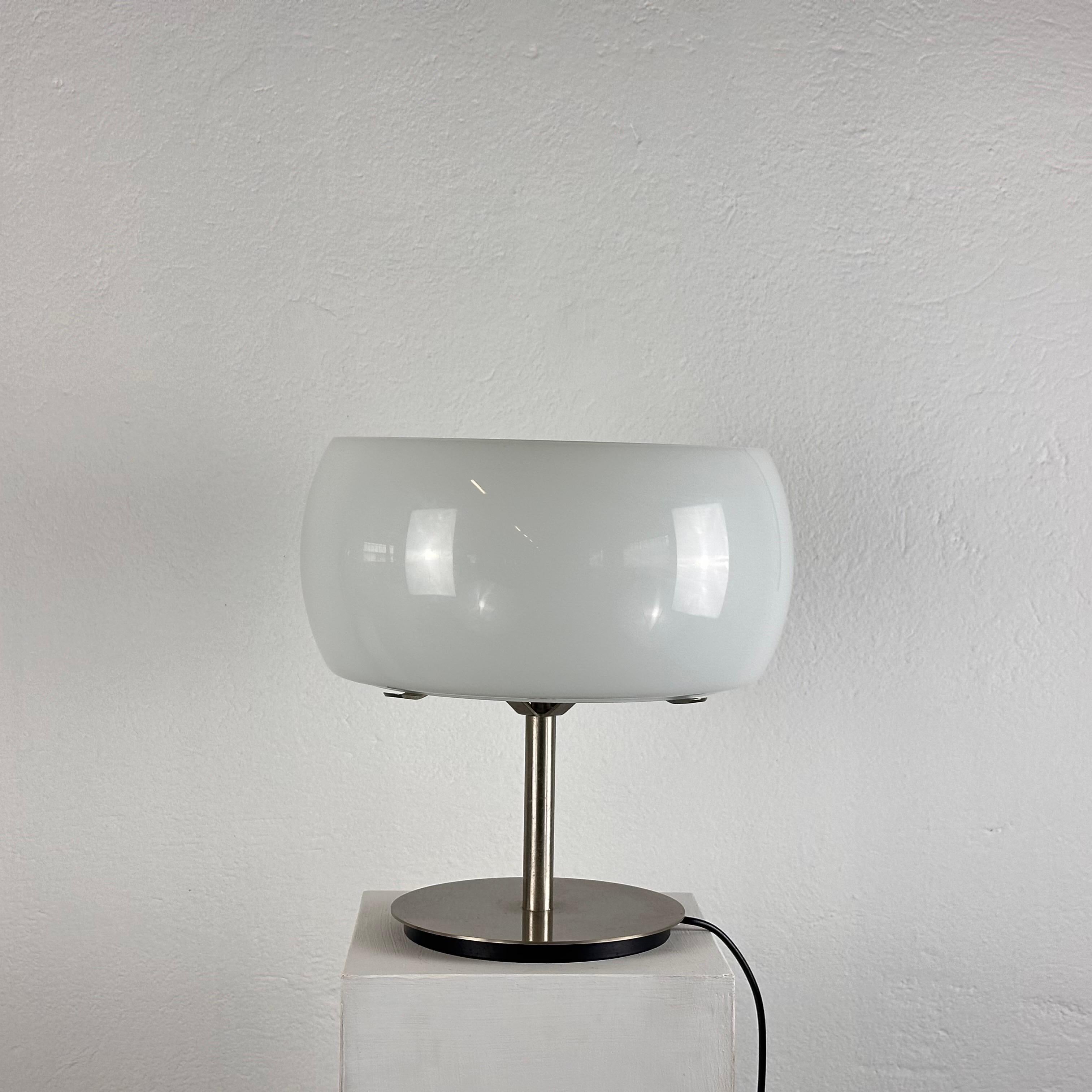 Lampe de table « Erse » emblématique de Vico Magistretti pour Artemide, 1964 - Série Omega Bon état - En vente à Brescia , Brescia