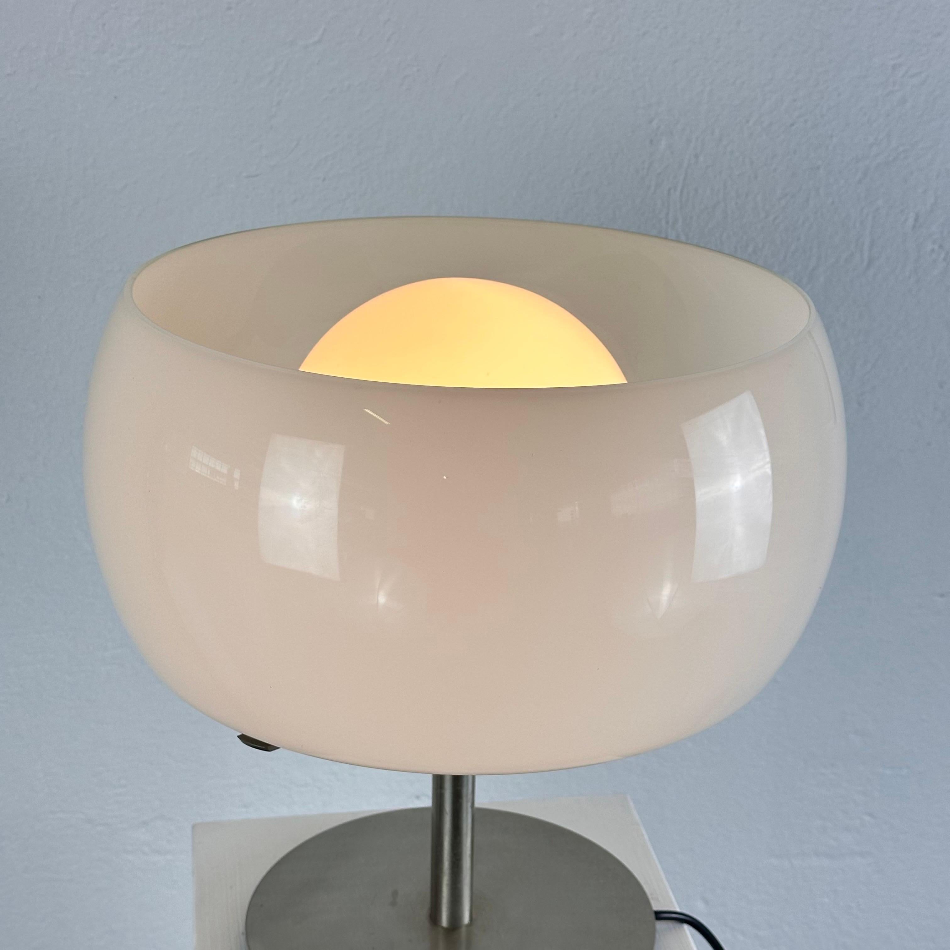 Lampe de table « Erse » emblématique de Vico Magistretti pour Artemide, 1964 - Série Omega en vente 1