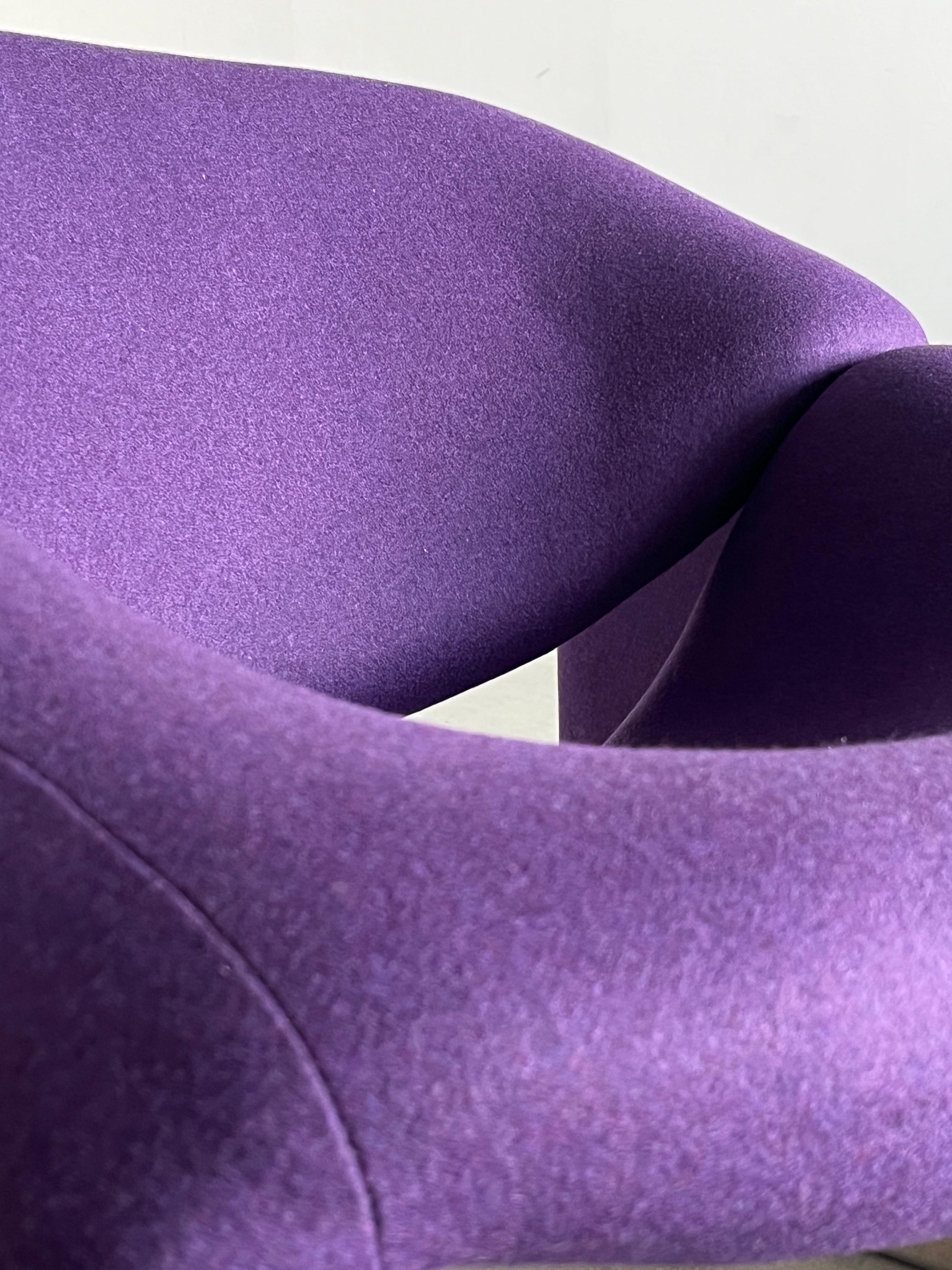 Iconic F598 ‘Groovy’ Chair by Pierre Paulin for Artifort, Purple Upholstery, 80s For Sale 1
