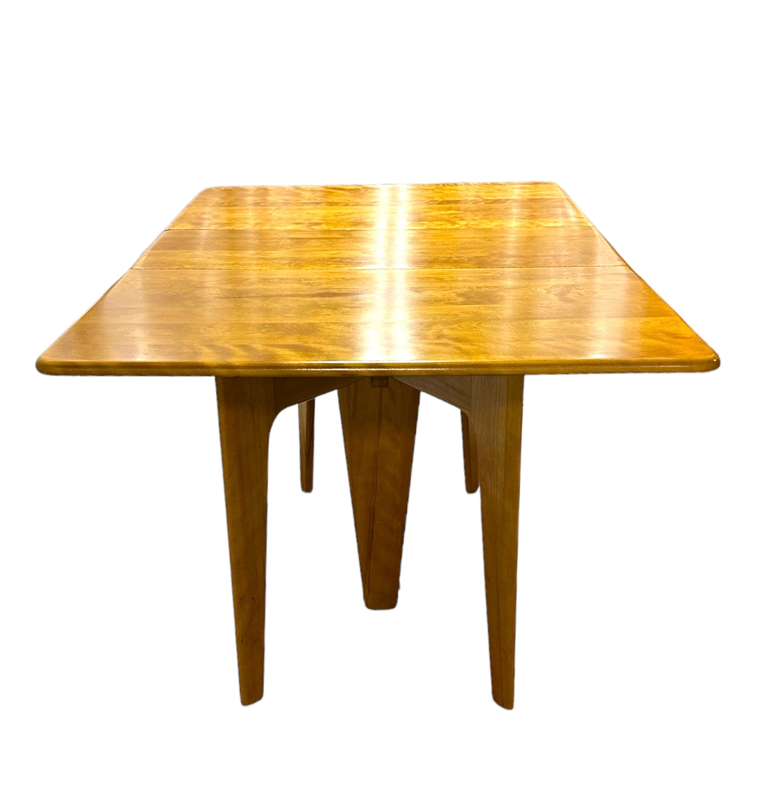 Mid-Century Modern Iconic  Table by Heywood- Wakefield Co For Sale