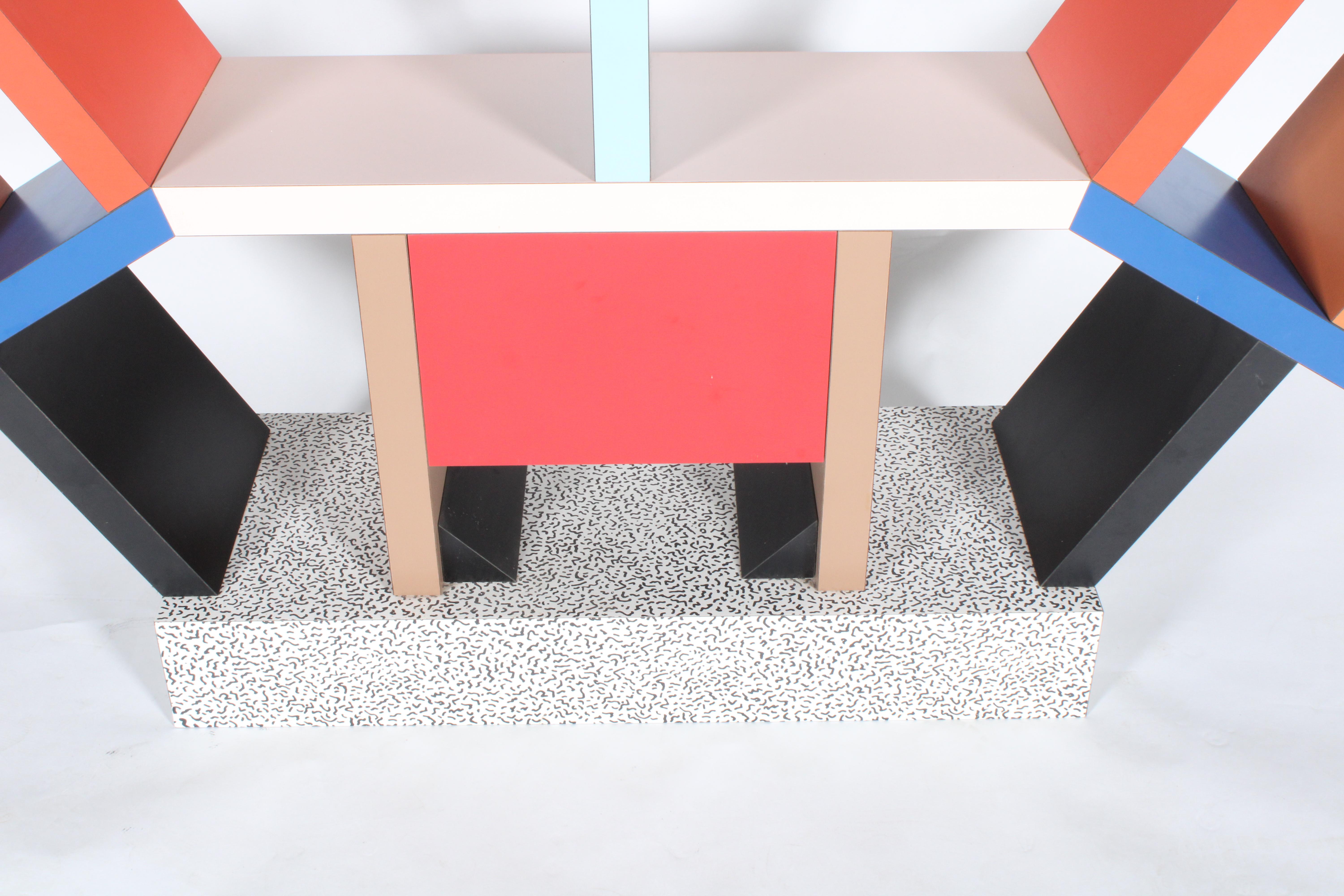 Fin du 20e siècle Bibliothèque emblématique Memphis Milano Carlton de Ettore Sottsass, première édition