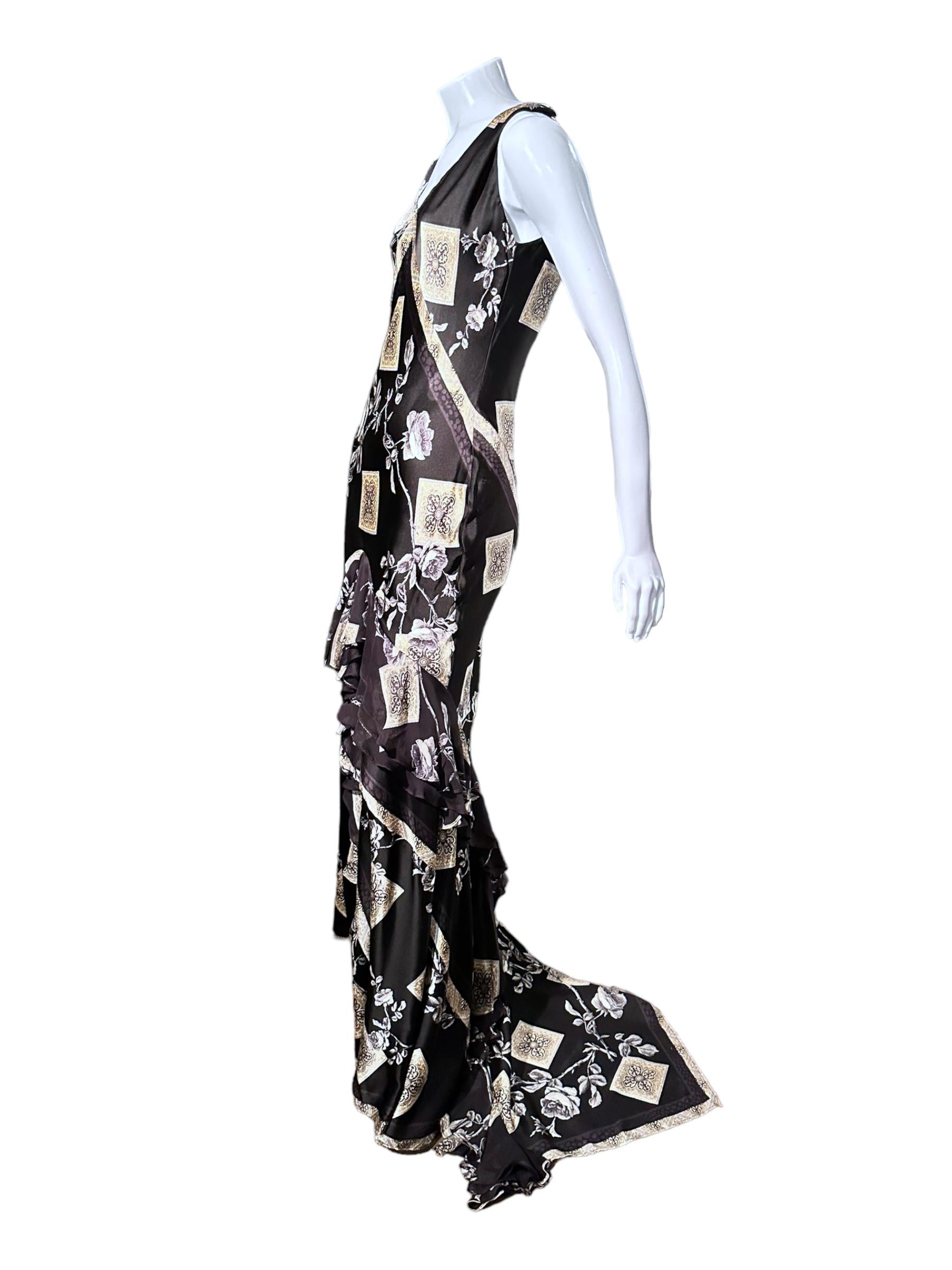ICONIC FW 2005 Roberto Cavalli Chinoiserie Print Black and Gold Silk Bias Gown In Excellent Condition For Sale In São Paulo, SP