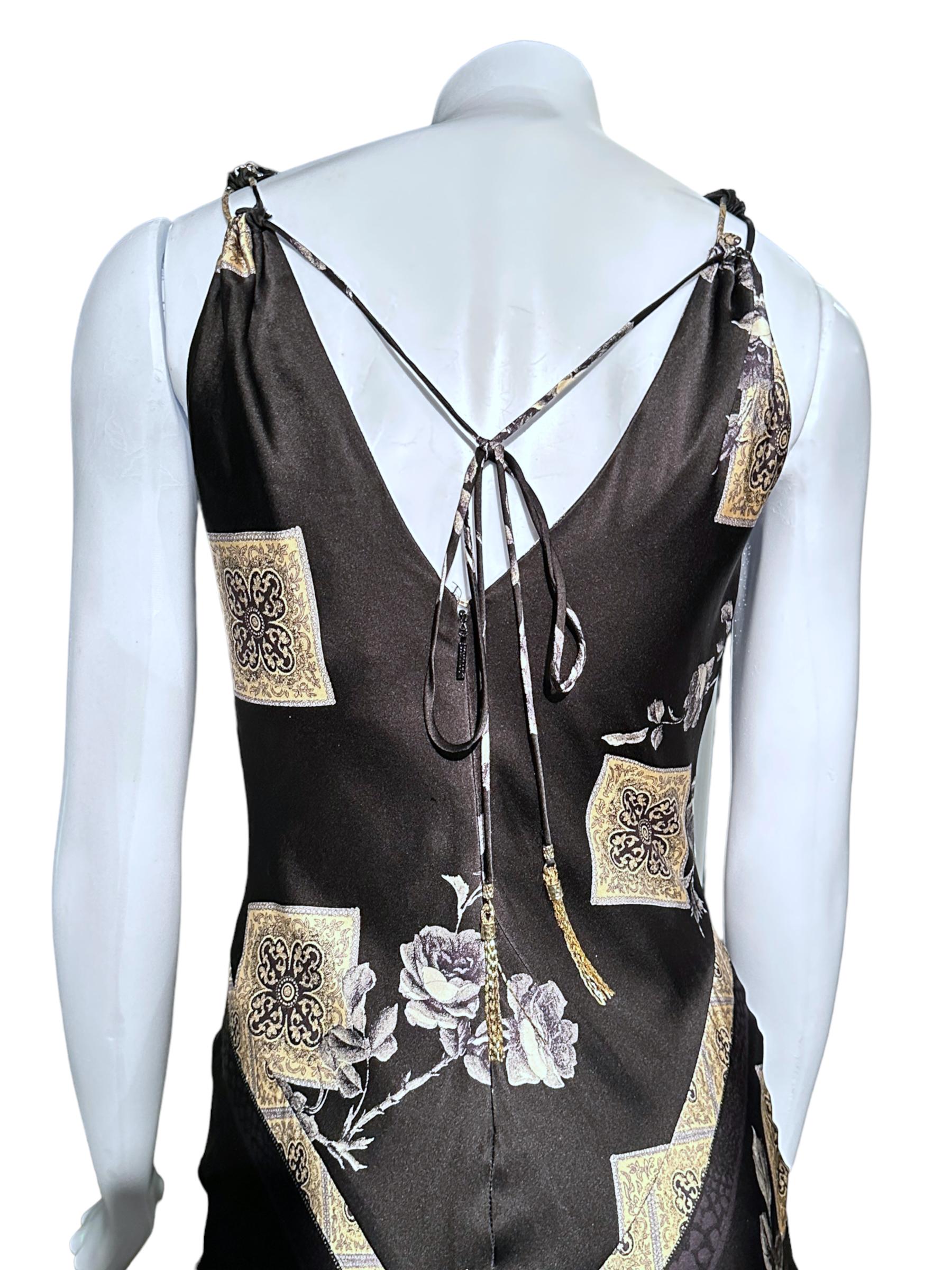 ICONIC FW 2005 Roberto Cavalli Chinoiserie Print Black and Gold Silk Bias Gown For Sale 3