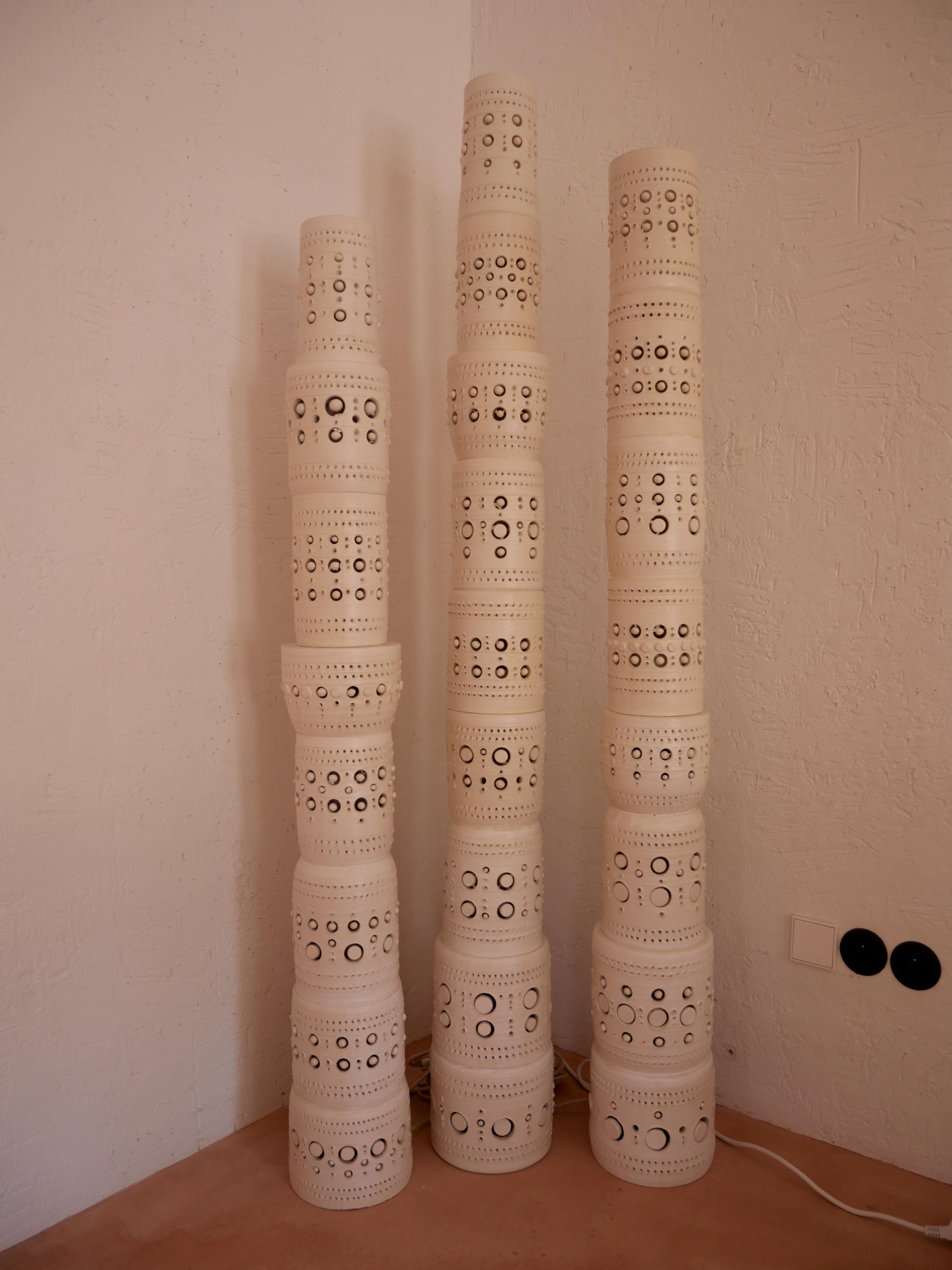 Français Georges Pelletier - Ensemble emblématique de 3 lampadaires TOTEM en céramique émaillée en vente