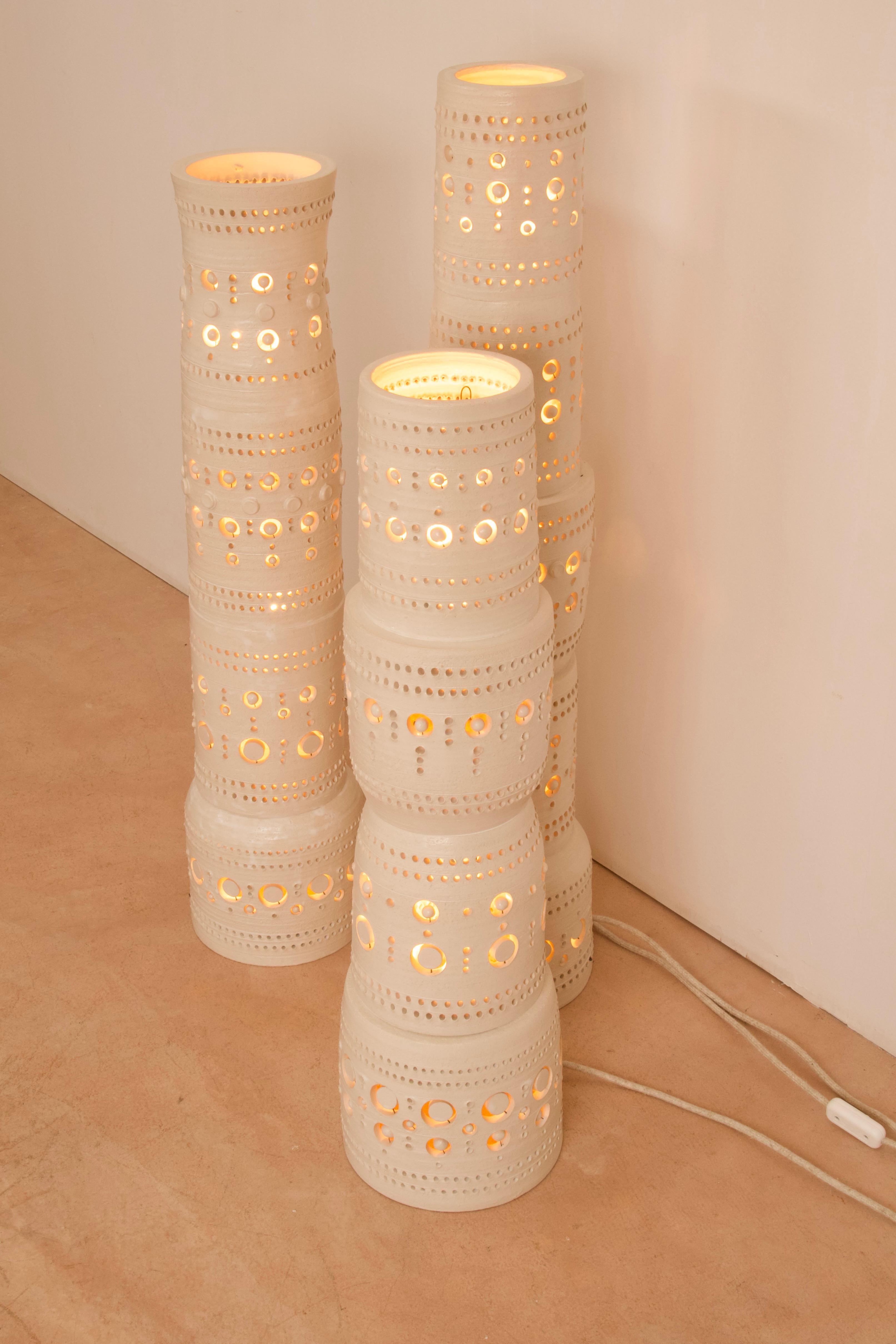 Set di 3 lampade da terra TOTEM in ceramica smaltata dell'iconico Georges Pelletier In condizioni Nuovo in vendita a Santa Gertrudis, Baleares