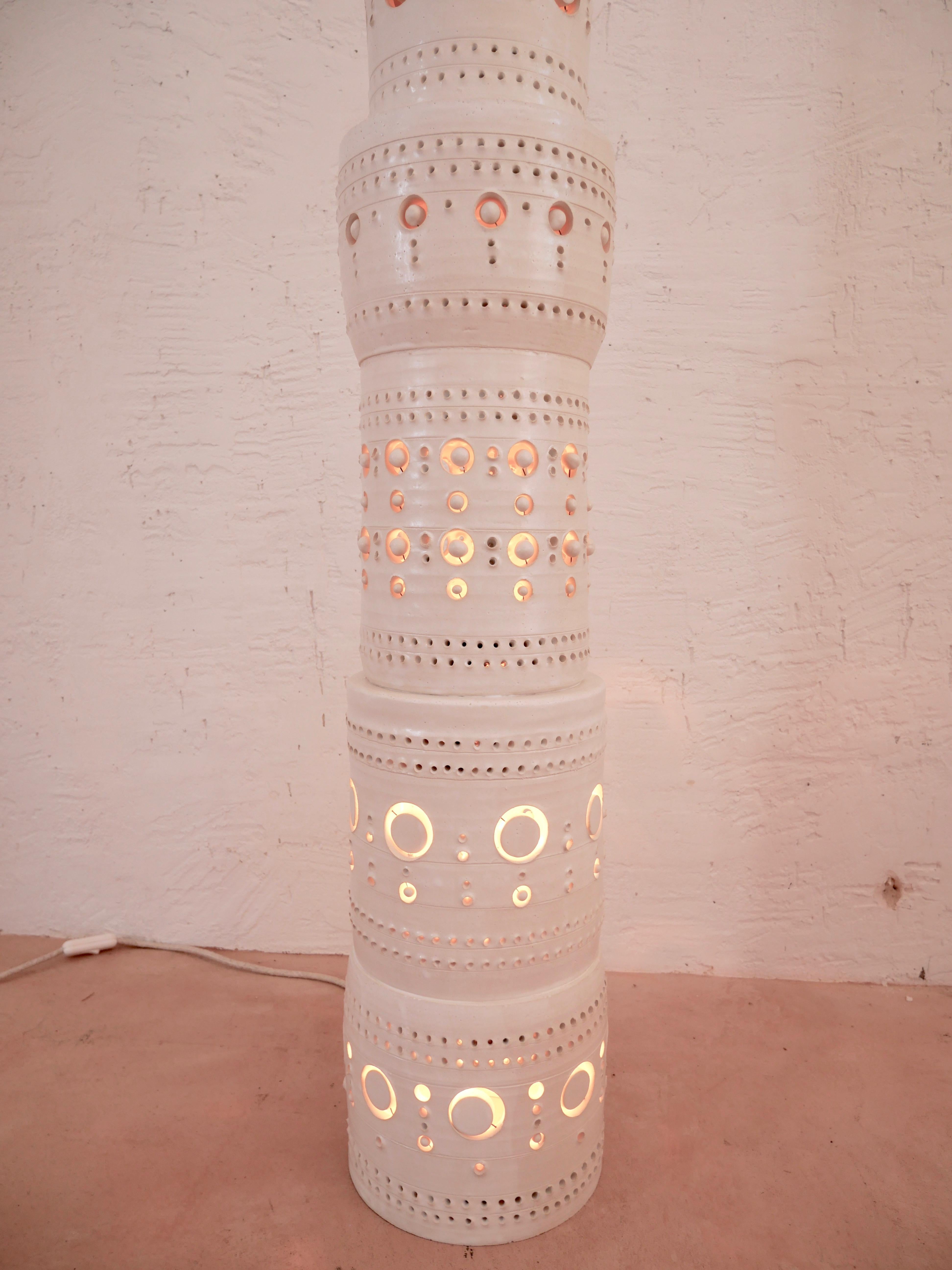 Iconic Georges Pelletier TOTEM Floor Lamp in White Enameled Ceramic In New Condition In Santa Gertrudis, Baleares