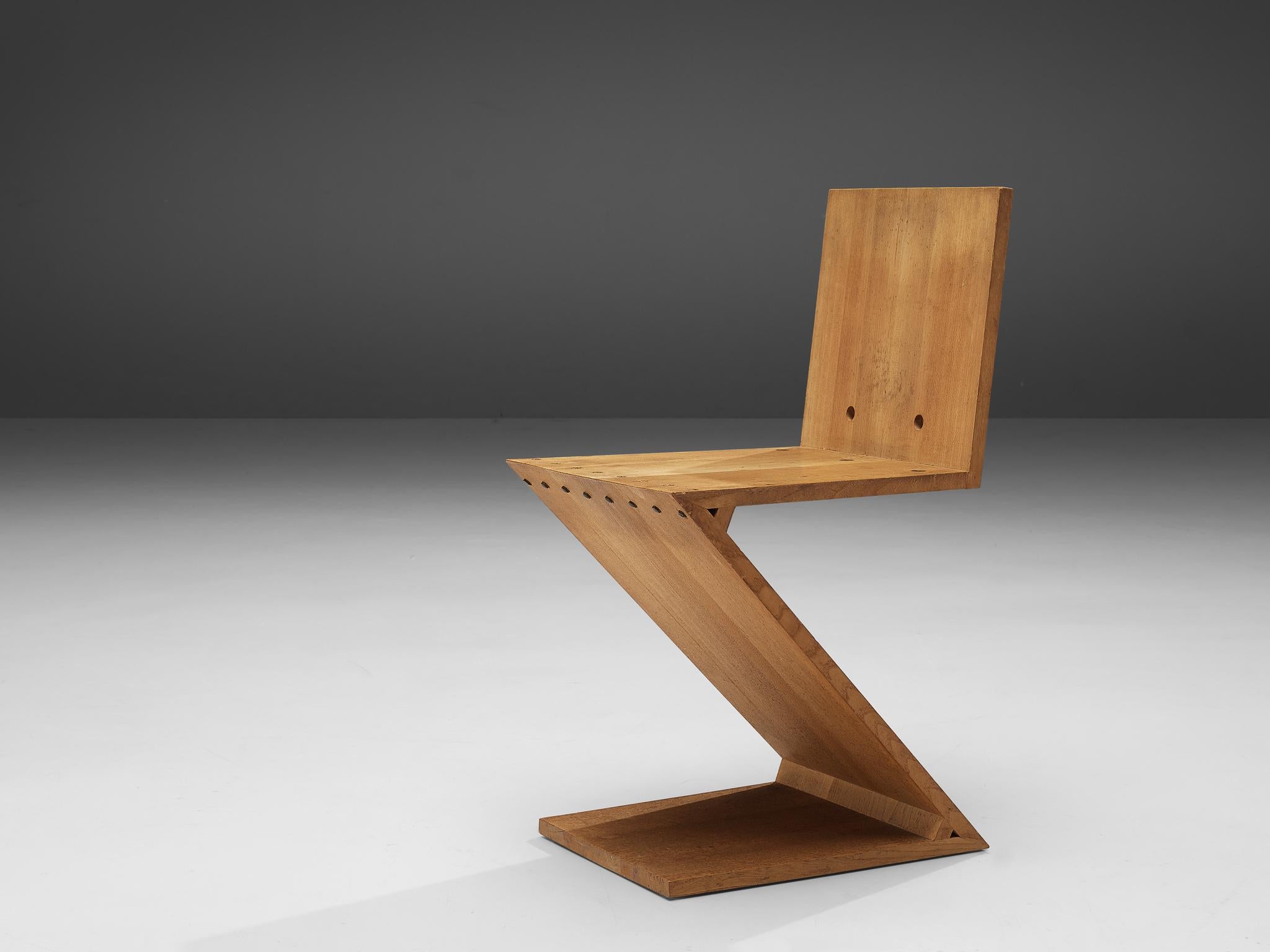 Mid-20th Century Iconic Gerrit Rietveld for Groenekan ‘Zig Zag’ Chair in Elm