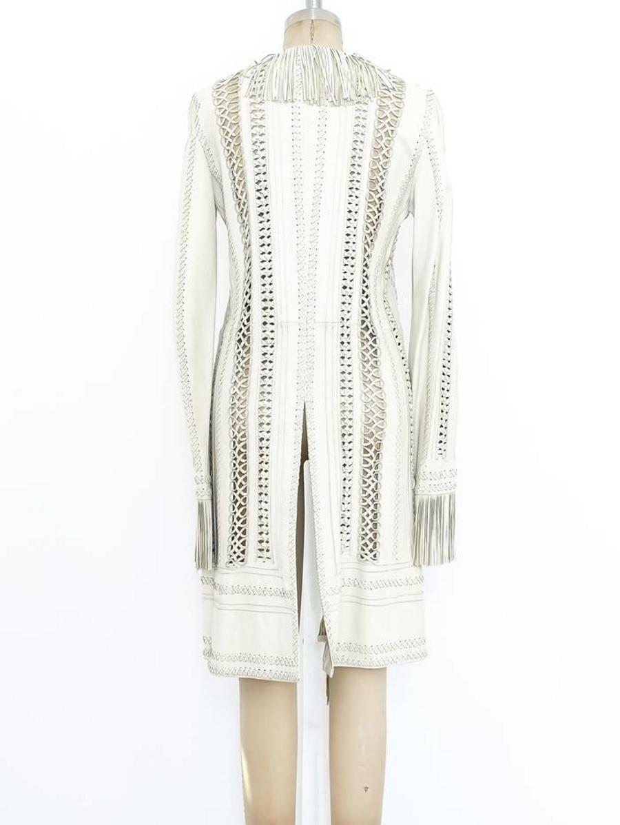 Gianni Versace fringed leather Coat
Spring 2002

White lambskin leather 
Fringe
Unlined

Made in Italy
Shoulders 17