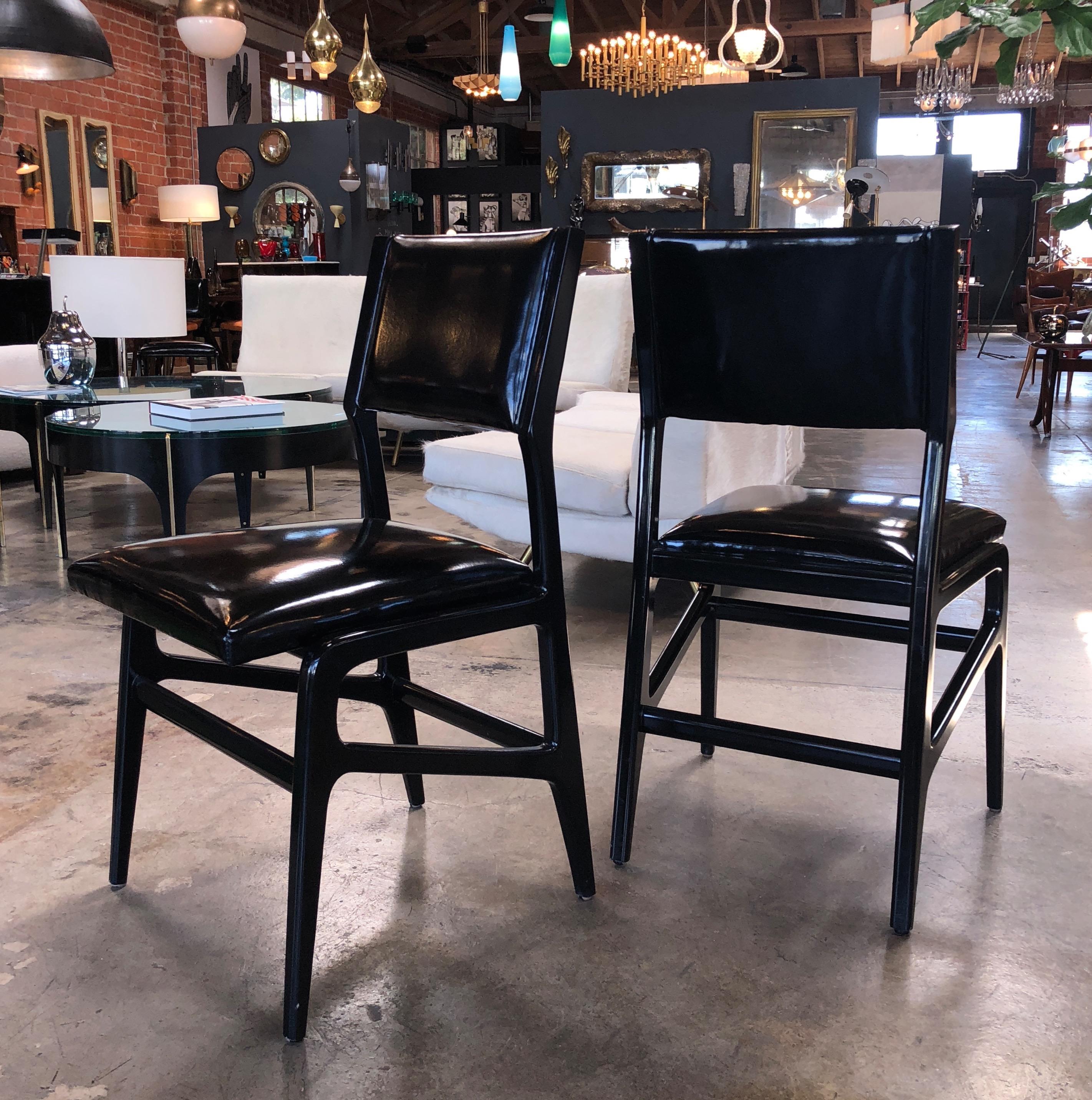 Mid-Century Modern Pair of Iconic Gio Ponti Chairs,  Italy 1958 For Sale