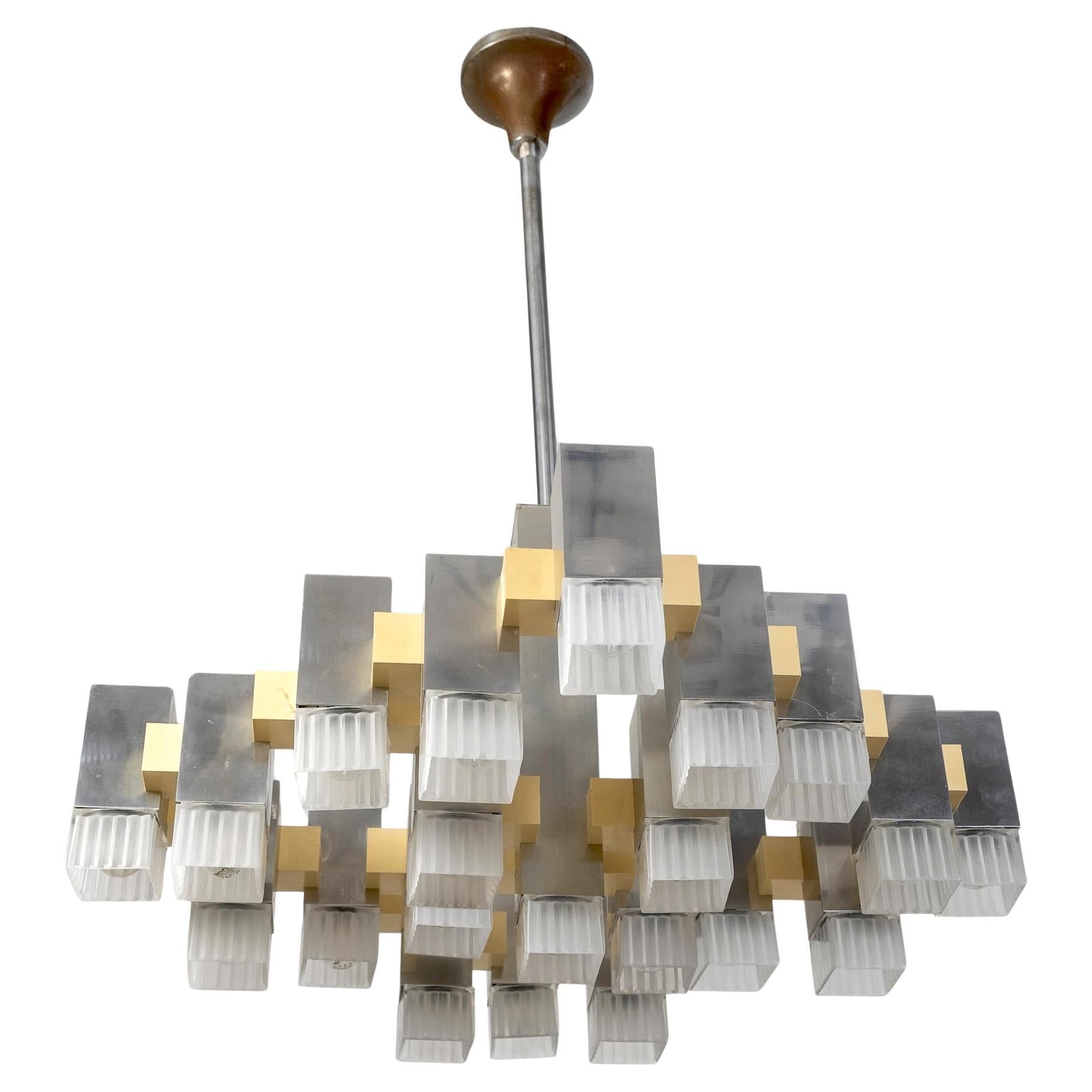Iconico lampadario cubico in oro e cromo di Gaetano Sciolari, Italia, 1970 in vendita