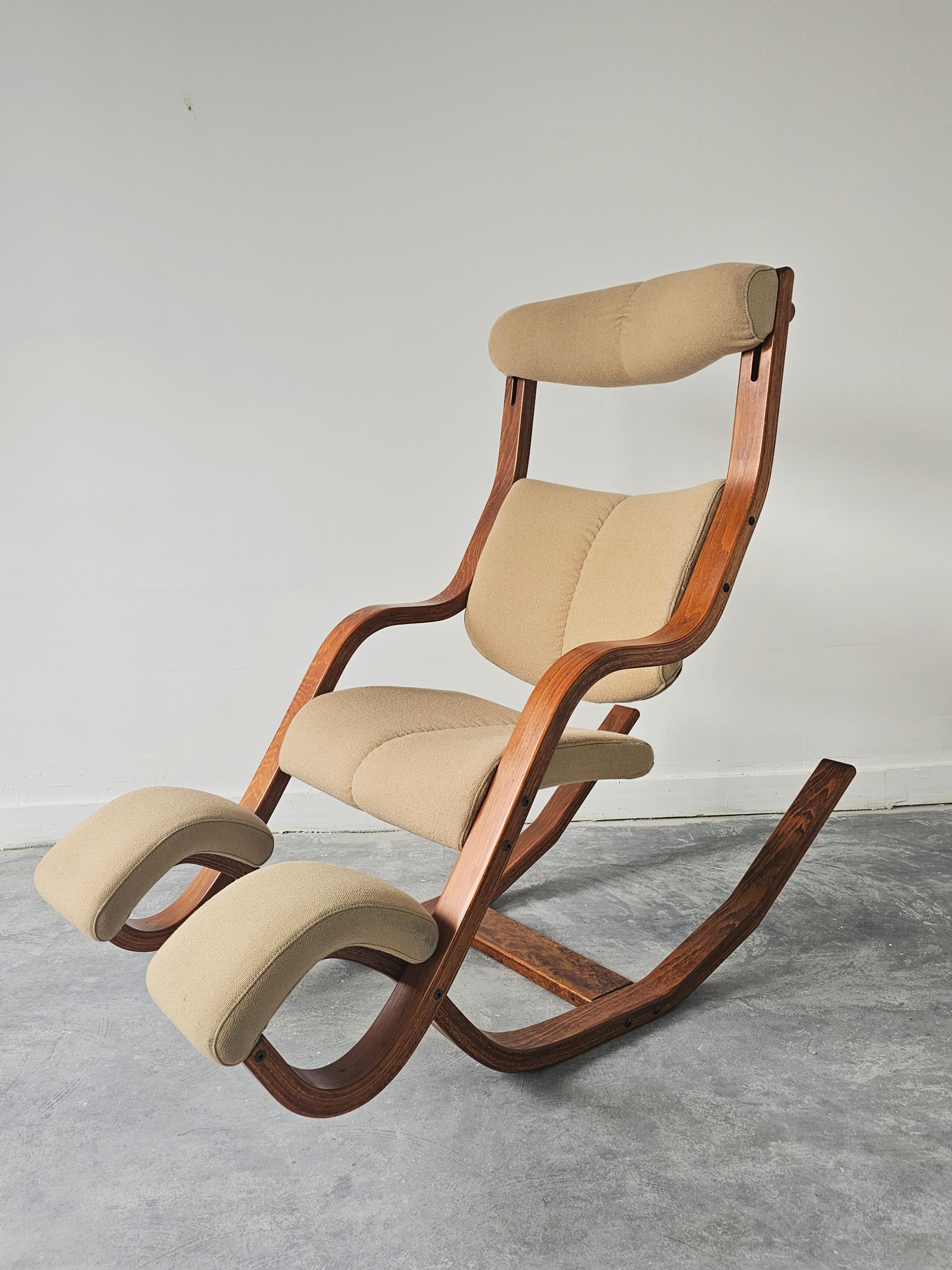 Iconic Gravity Balans Reclining Chair by Peter Opsvik for Varier, Norway 1980s For Sale 4