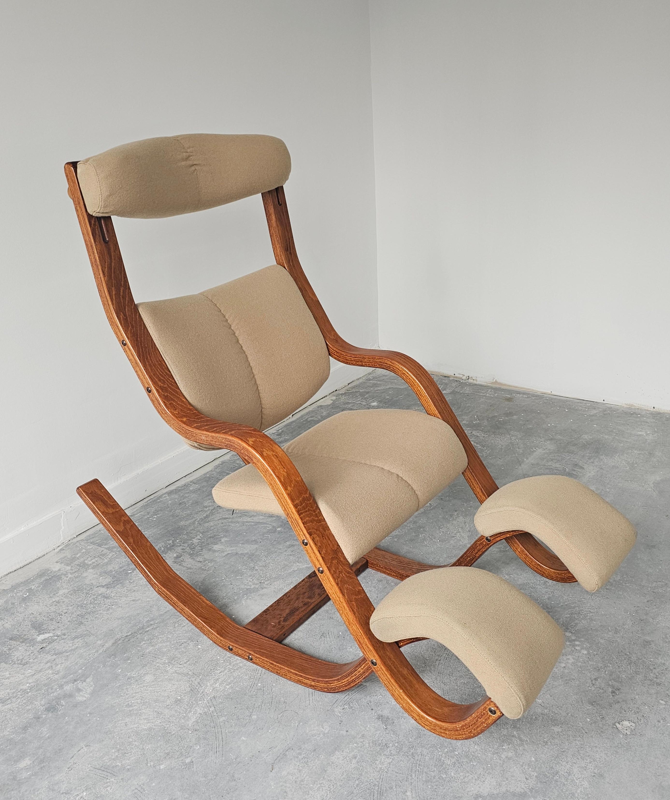 Iconic Gravity Balans Reclining Chair by Peter Opsvik for Varier, Norway 1980s For Sale 5