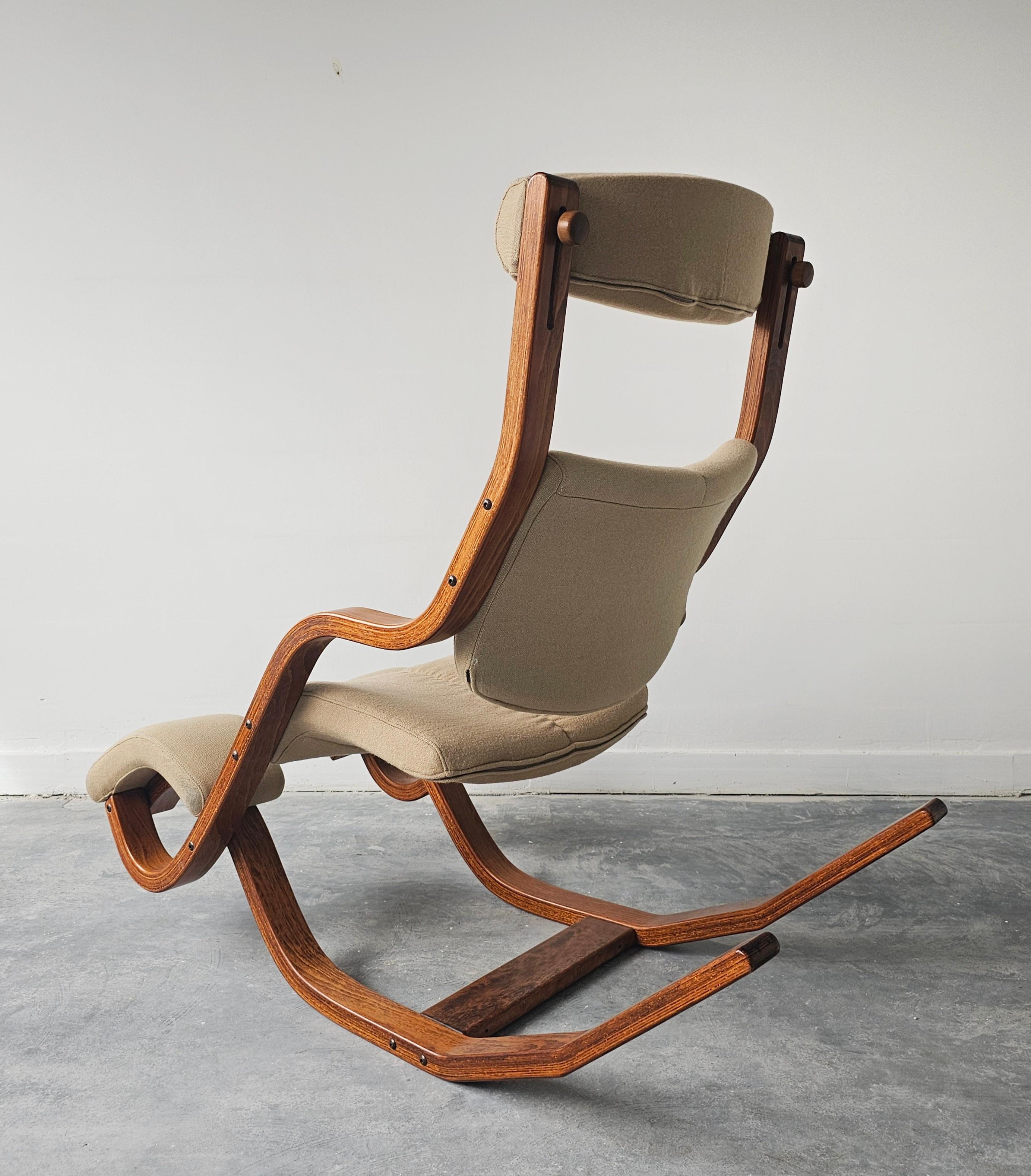 Late 20th Century Iconic Gravity Balans Reclining Chair by Peter Opsvik for Varier, Norway 1980s For Sale