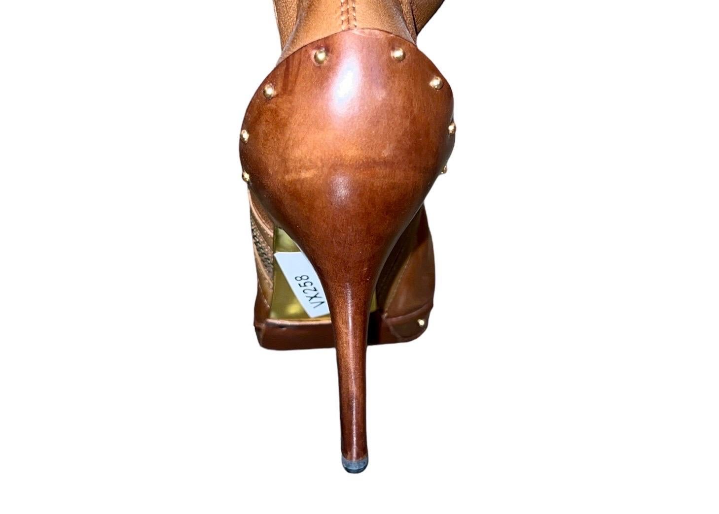Icone Gucci by Tom Ford Cognac Brown Studded OTK Bondage Boots FW2003 7.5 37.5 Pour femmes en vente