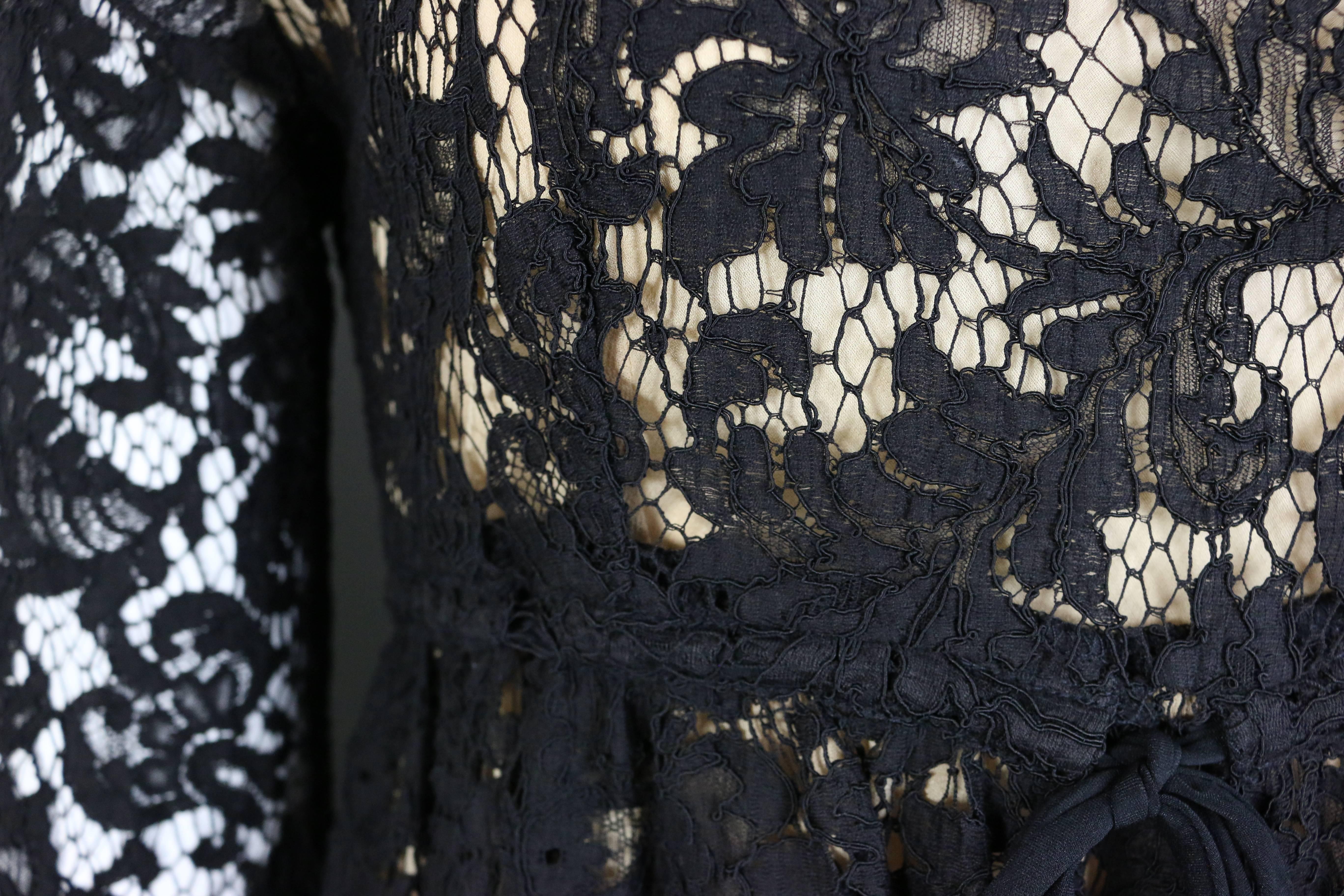 Iconic Gucci by Tom Ford Lace Dress In Excellent Condition For Sale In Sheung Wan, HK