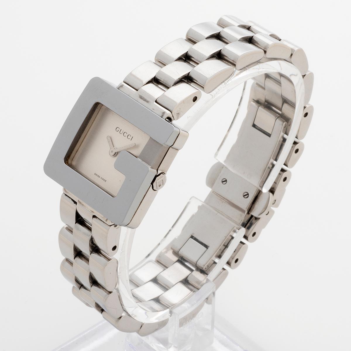 Ikonische Gucci G Uhr Ref 3600L. Silbernes Zifferblatt, 23-mm-Edelstahlgehäuse. B & P's. im Zustand „Hervorragend“ im Angebot in Canterbury, England