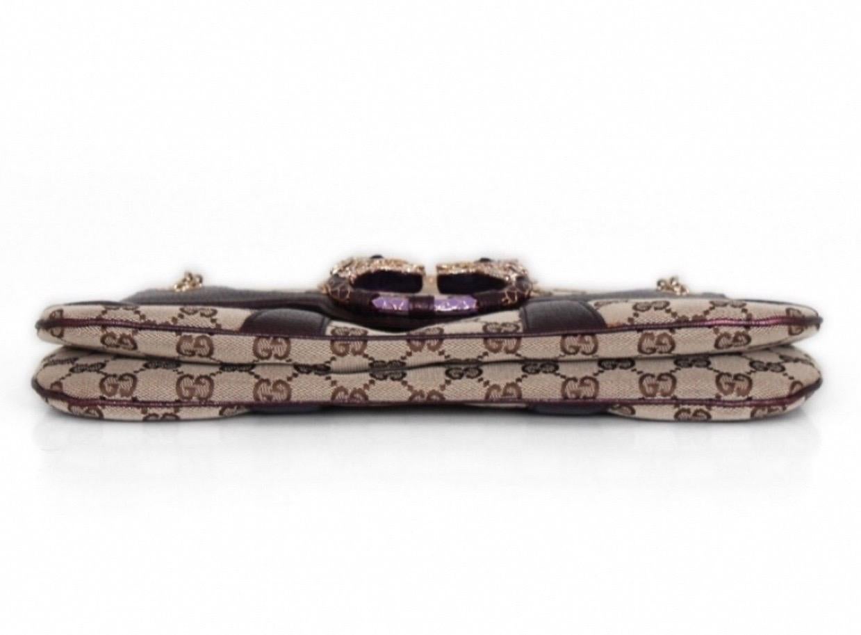 Ikonische Gucci GG Monogramm Segeltuch-Tasche mit juwelenbesetztem Drachen und Bambusketten (Grau) im Angebot