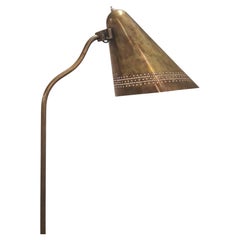 Lampadaire iconique Domus Academica de Gunnel Nyman en laiton perforé, Icman 1947