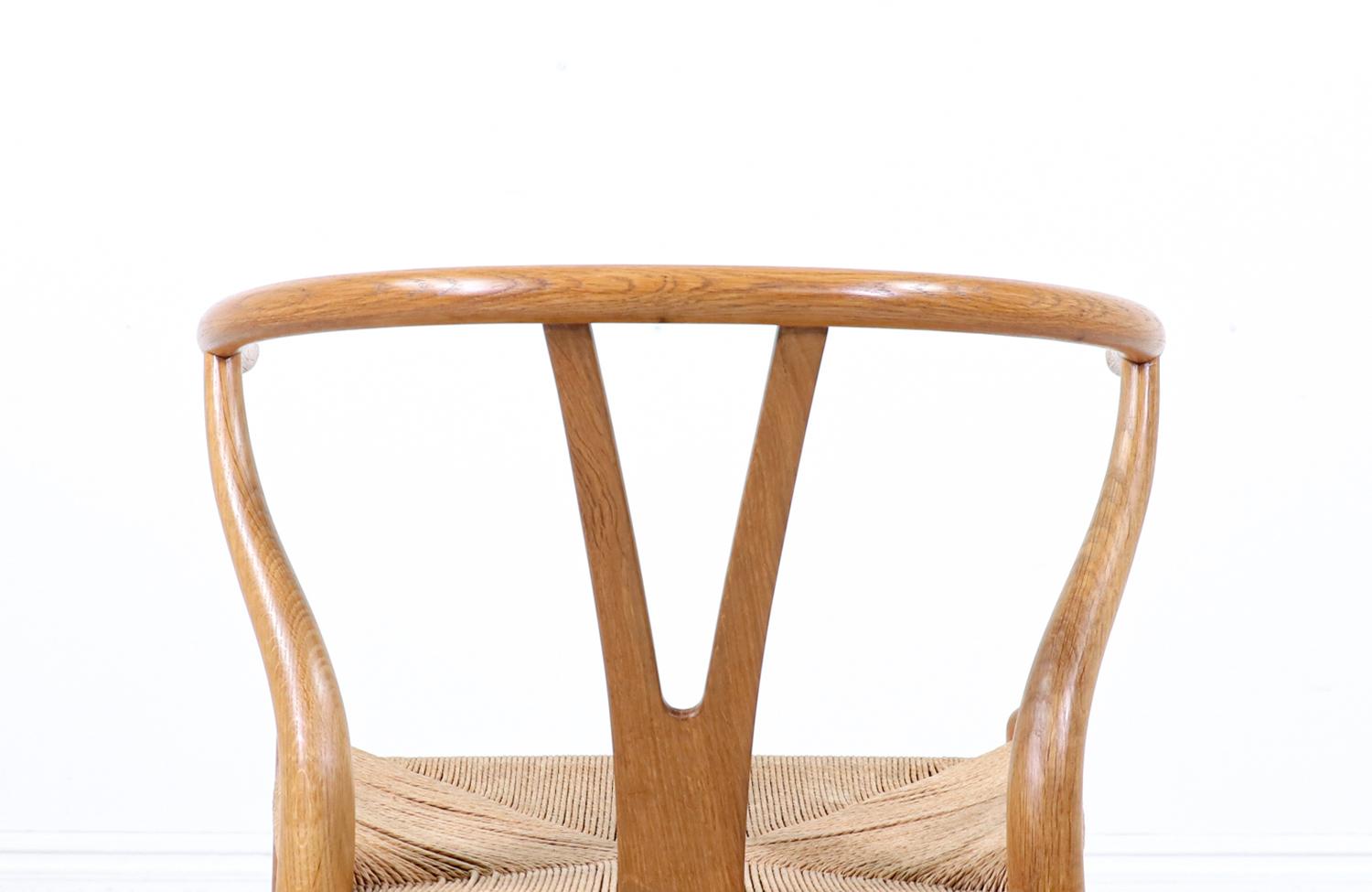 Iconic Hans J. Wegner “Wishbone” Oak Arm Chair for Carl Hansen & Søn For Sale 4