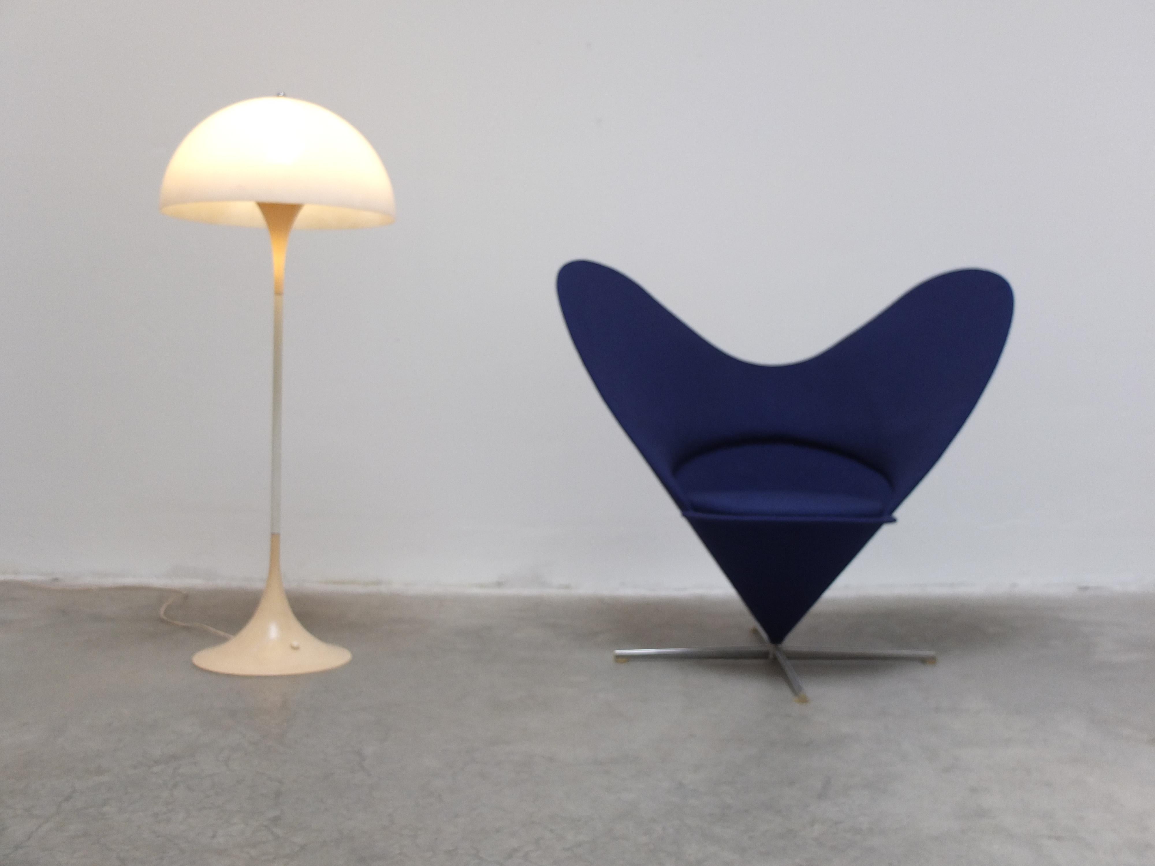 Iconic 'Heart Cone' Chair by Verner Panton for Plus Linje, 1958 For Sale 11