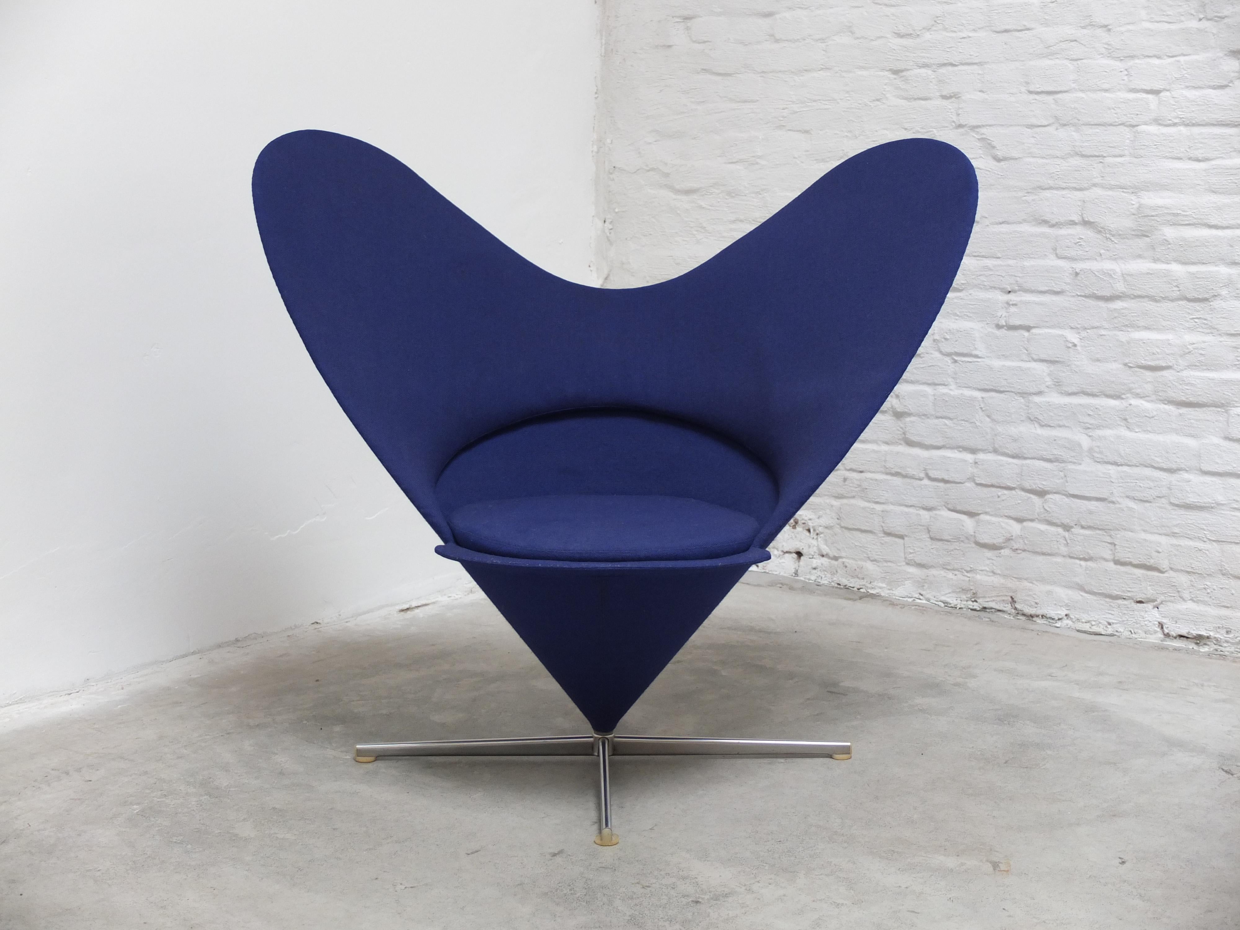 Iconic ‘Heart Cone’ chair designed by Verner Panton in 1958. This is an original early example produced by Plus Linje in Denmark during the 1950s-60s. This means the foam inside is not what it used to be but apart from that this sculptural artwork