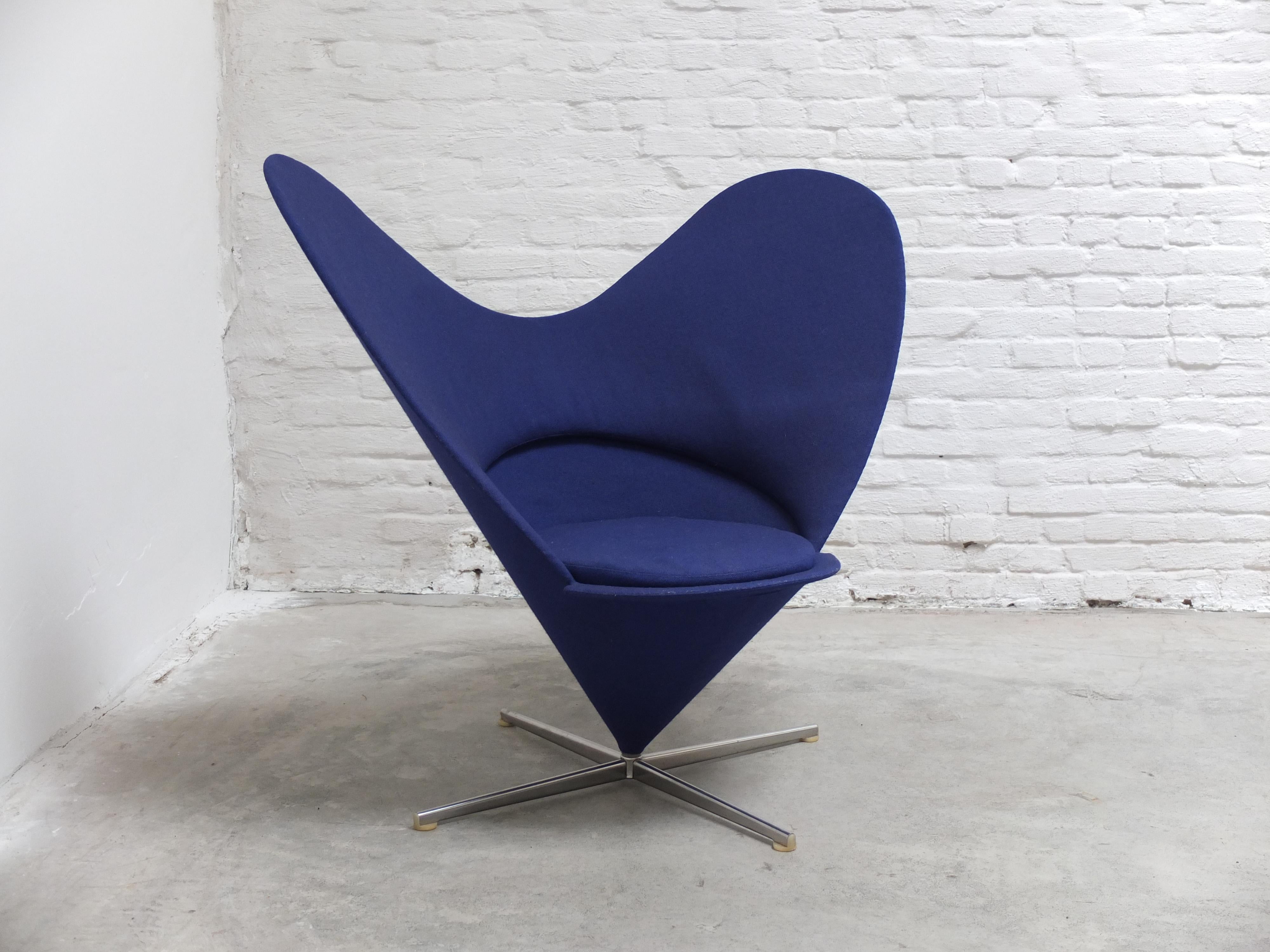 Scandinavian Modern Iconic 'Heart Cone' Chair by Verner Panton for Plus Linje, 1958 For Sale