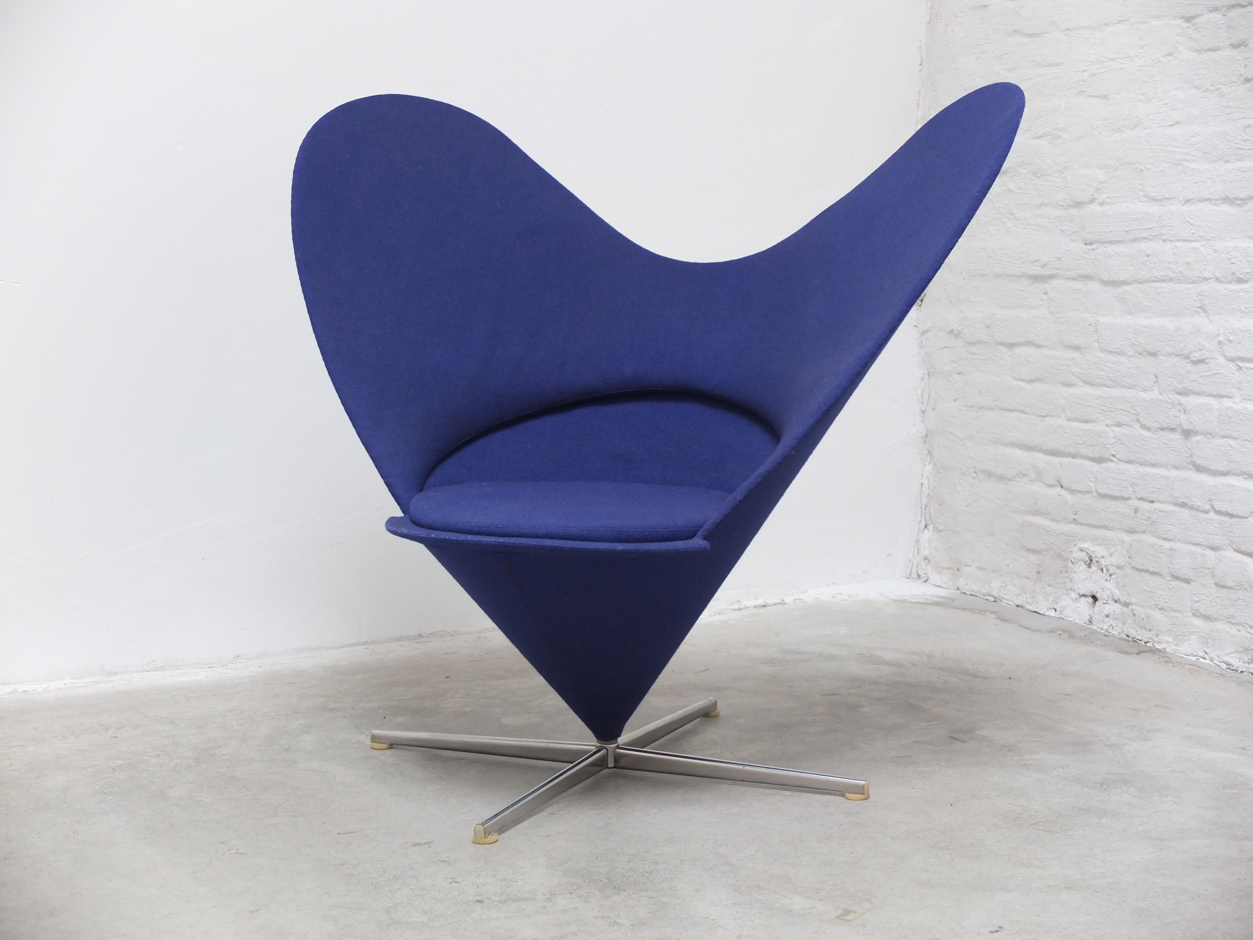 Iconic 'Heart Cone' Chair by Verner Panton for Plus Linje, 1958 In Good Condition For Sale In Antwerpen, VAN