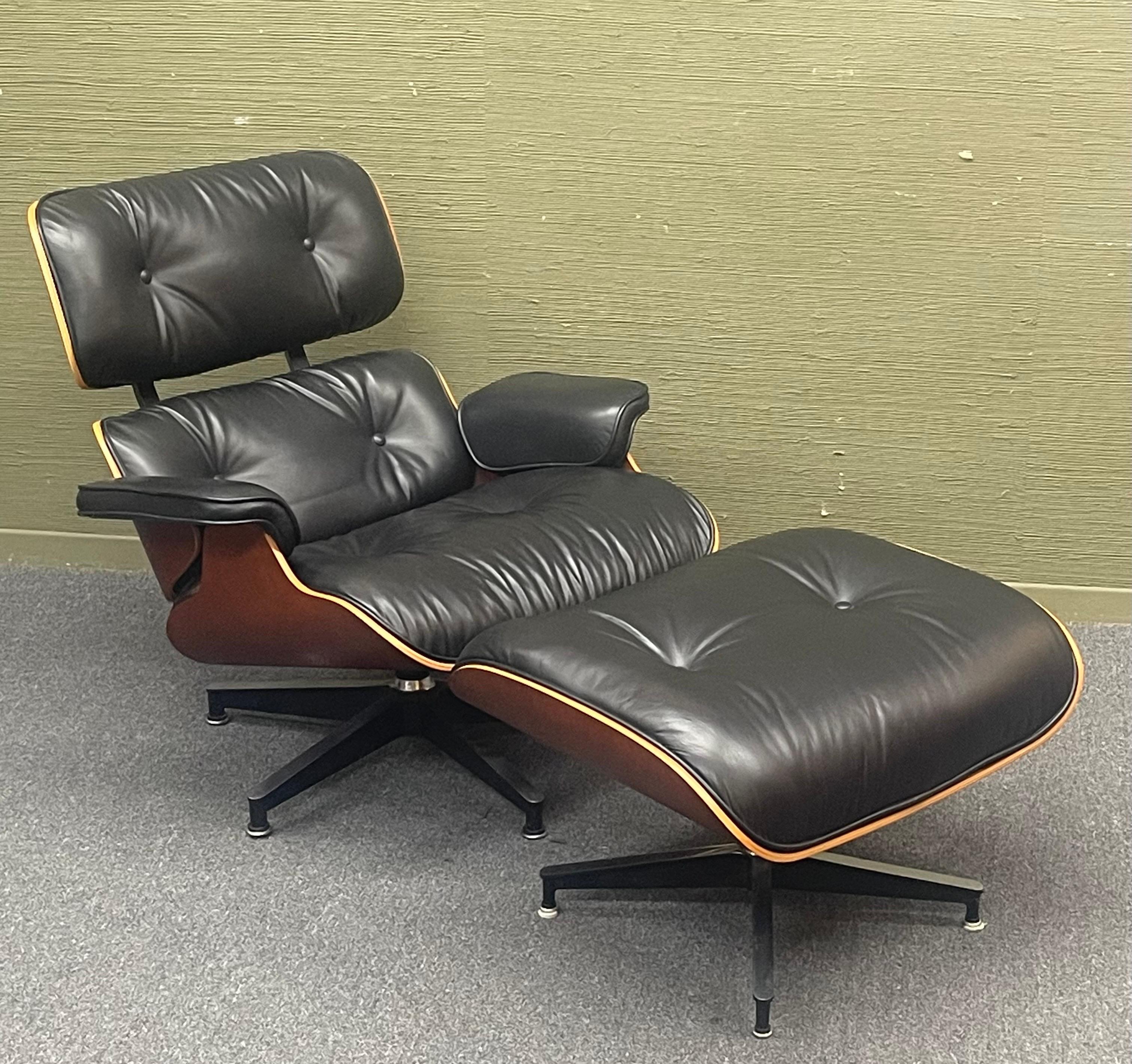 Mid-Century Modern Iconic Herman Miller Eames Lounge Chair and Ottoman, Model 670 & 671