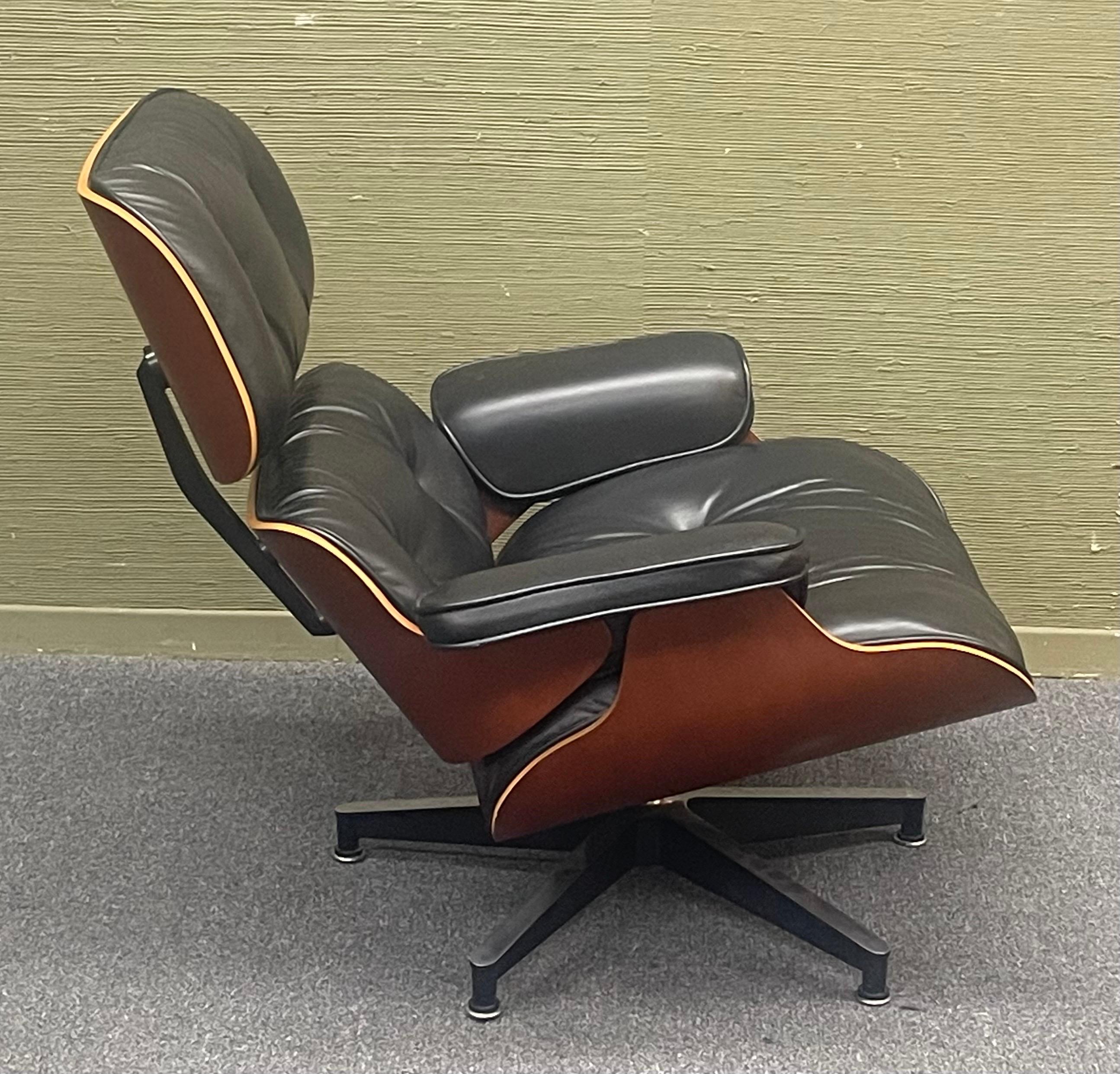 20th Century Iconic Herman Miller Eames Lounge Chair and Ottoman, Model 670 & 671