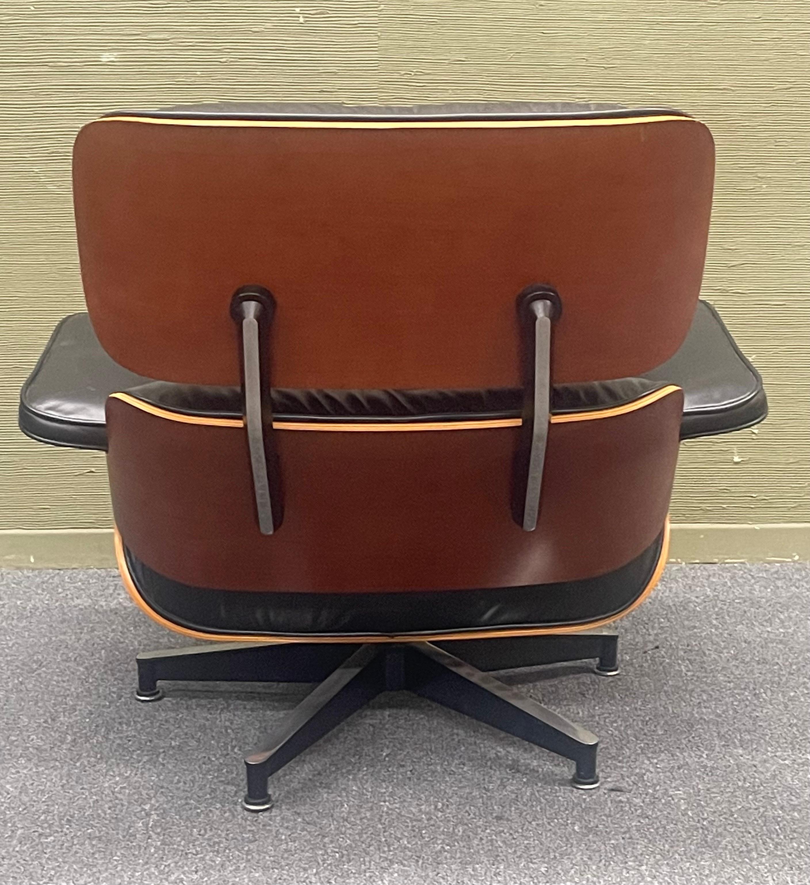 20ième siècle Chaise longue et pouf Eames emblématiques d'Herman Miller, modèles 670 et 671