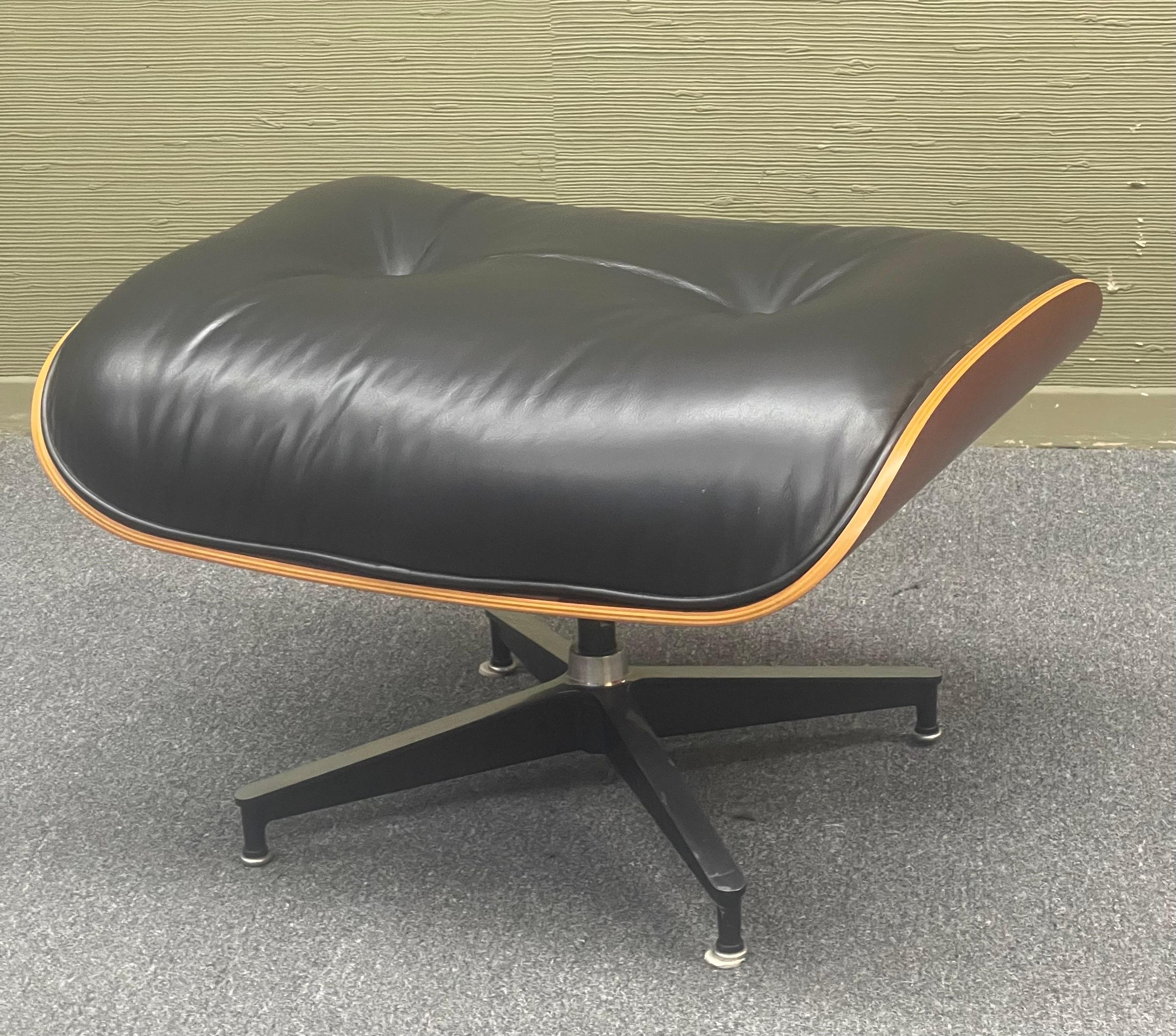 Iconic Herman Miller Eames Lounge Chair and Ottoman, Model 670 & 671 2