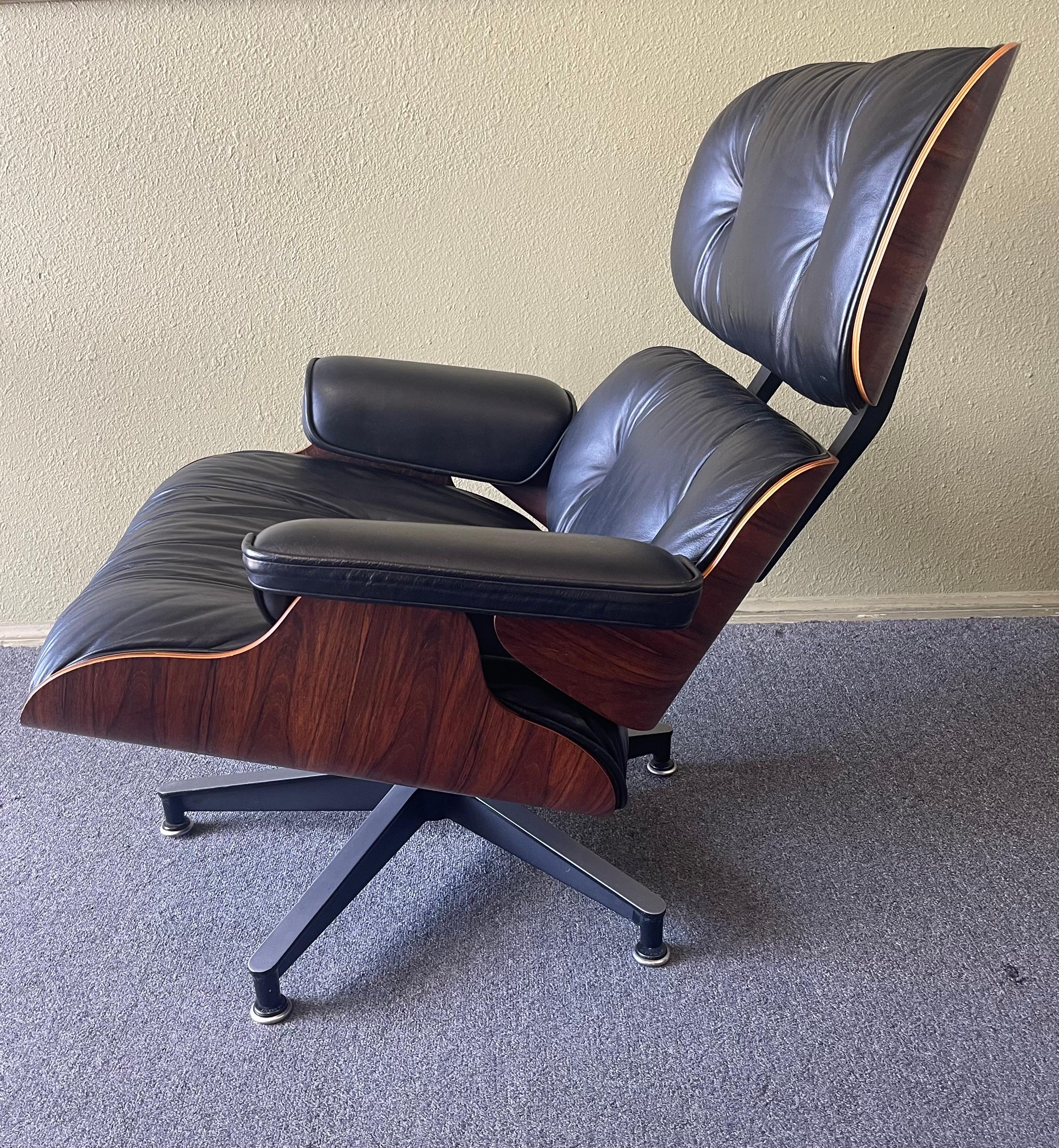 Leather Iconic Herman Miller Eames Rosewood Lounge Chair and Ottoman, Model 670 & 671