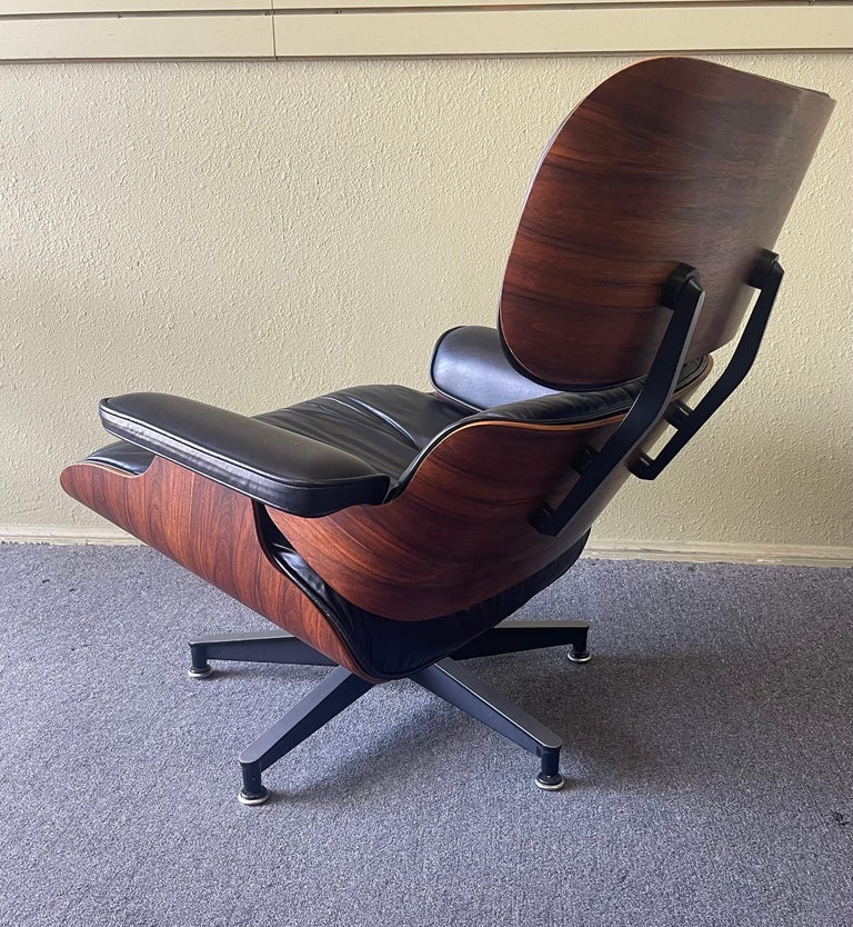 Iconic Herman Miller Eames Rosewood Lounge Chair and Ottoman, Model 670 & 671 For Sale 2