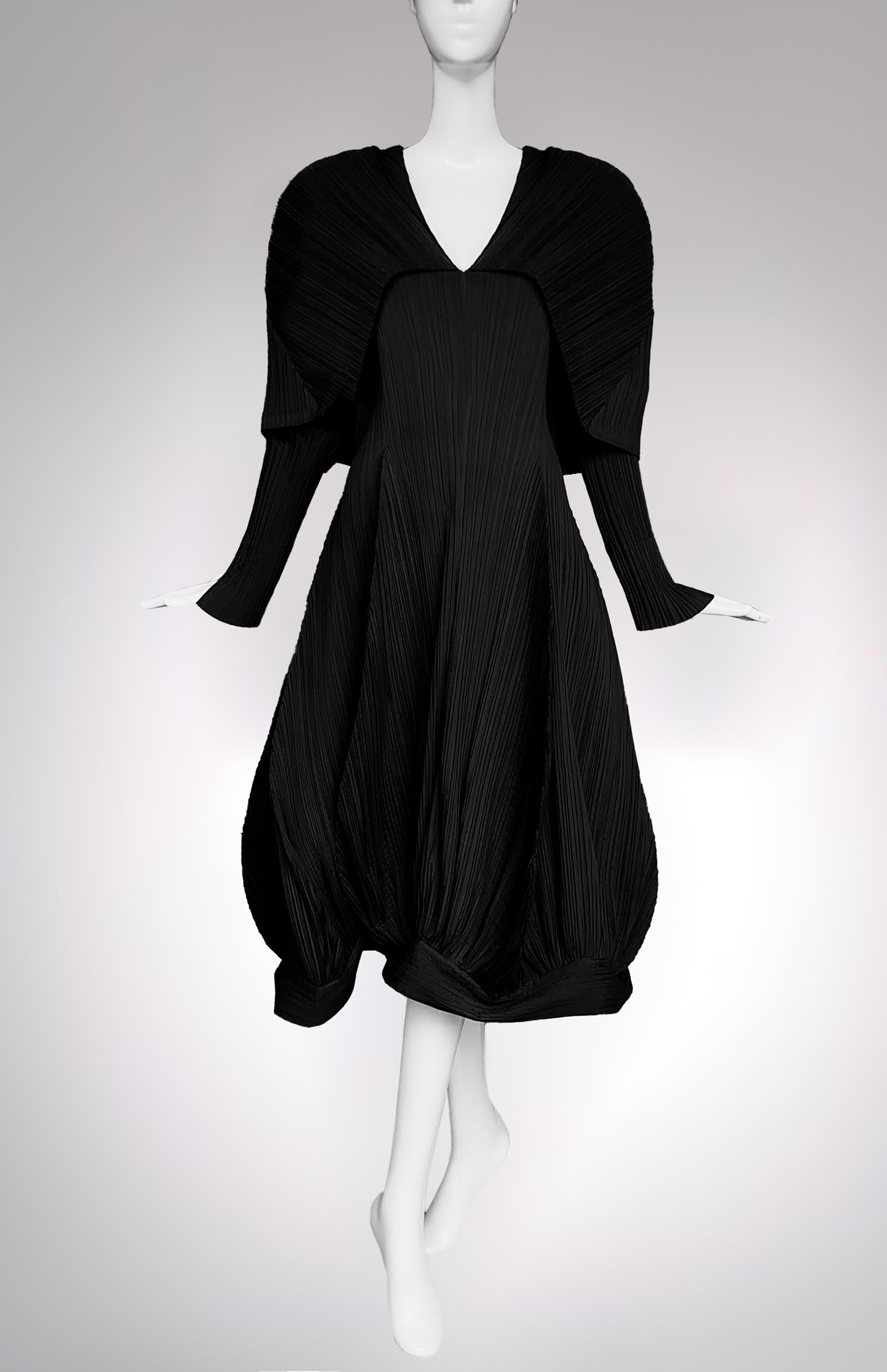 Iconic ISSEY MIYAKE Tulip Dress Black Sculptural Editorial Dramatic 1