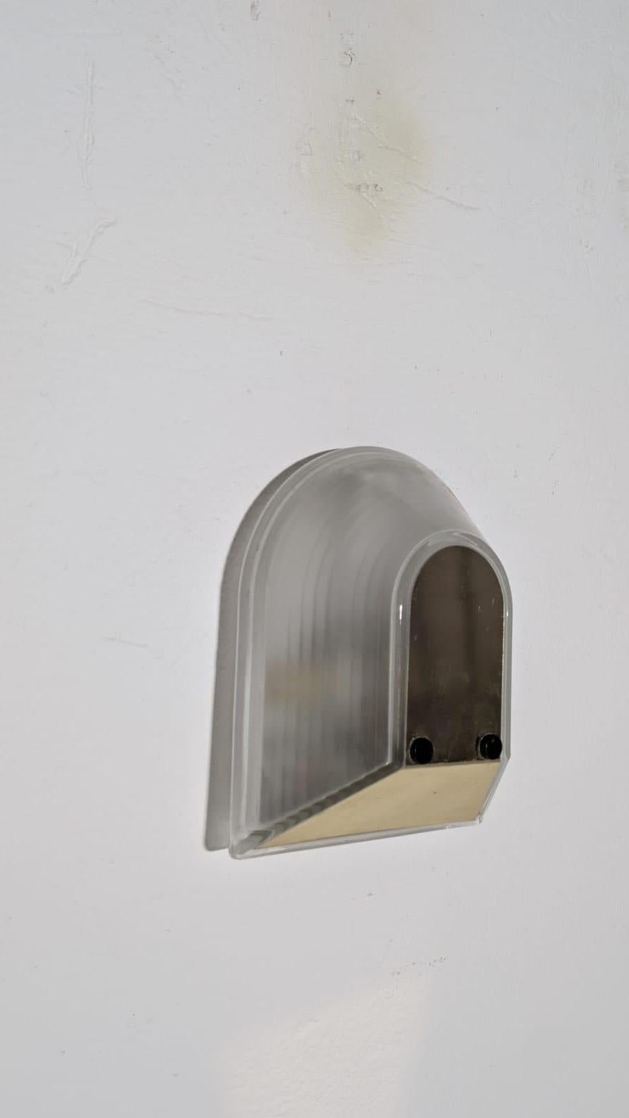 Iconic Italian Tesi Wall lamp by Roberto Fiorato for Prisma, 80s en Bueno estado para la venta en Medesano, Parma