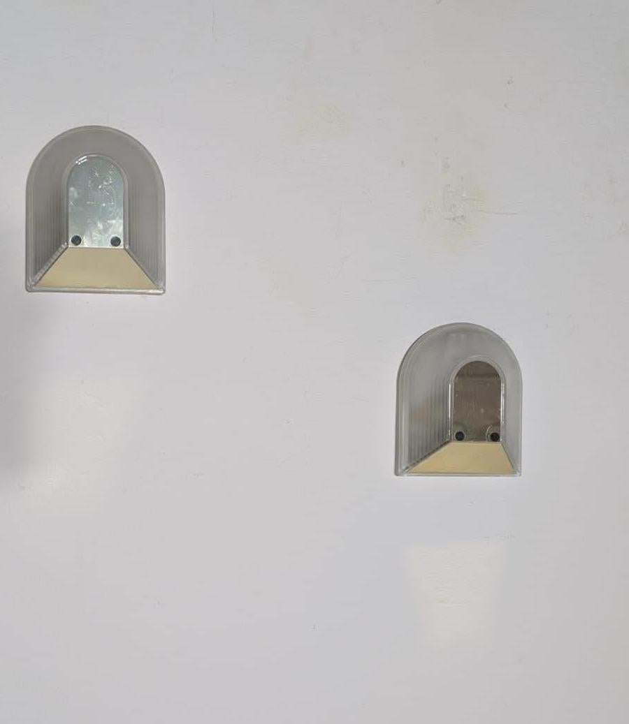 Iconic Italian Tesi Wall lamp by Roberto Fiorato for Prisma, 80s Latón en venta