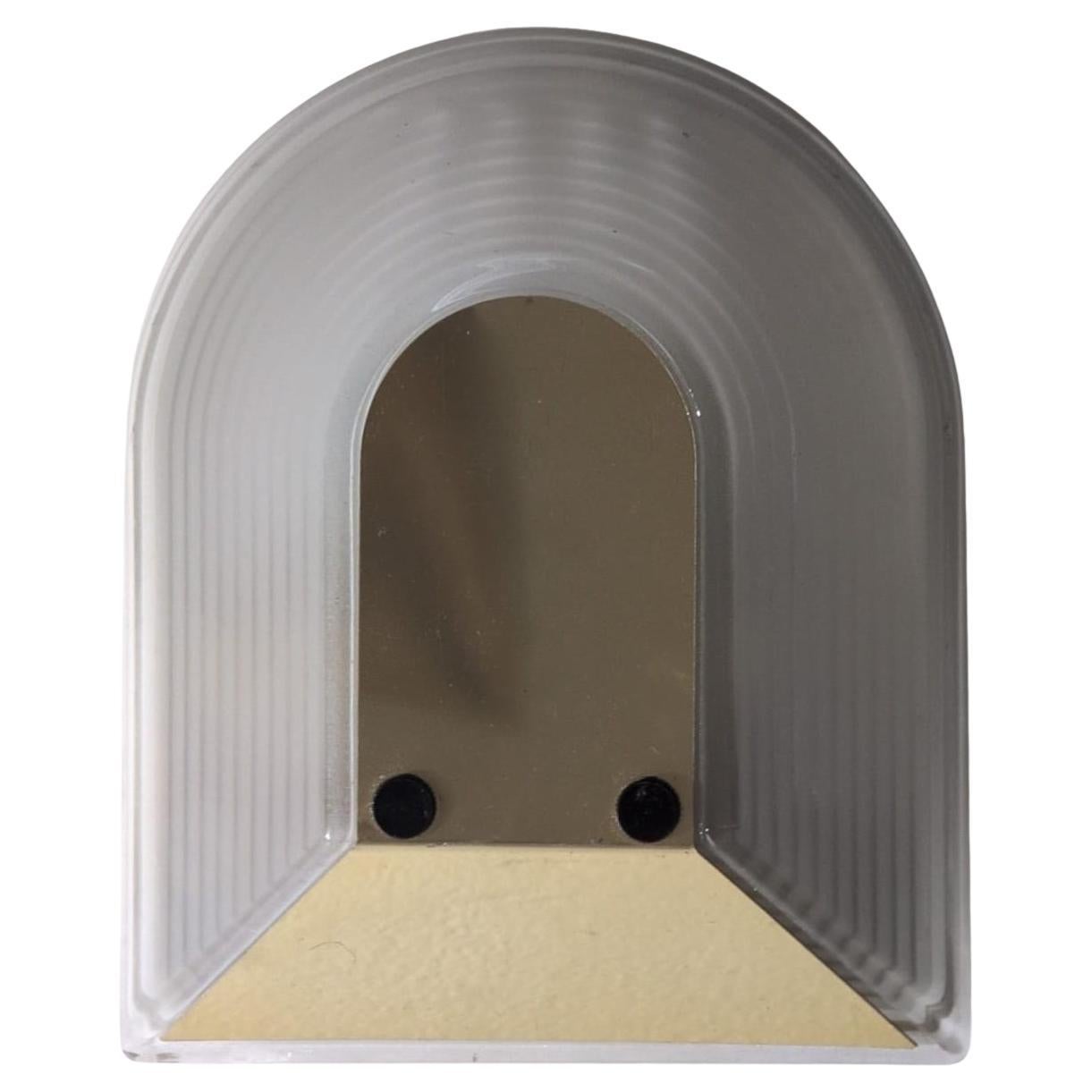 Iconic Italian Tesi Wall lamp by Roberto Fiorato for Prisma, 80s