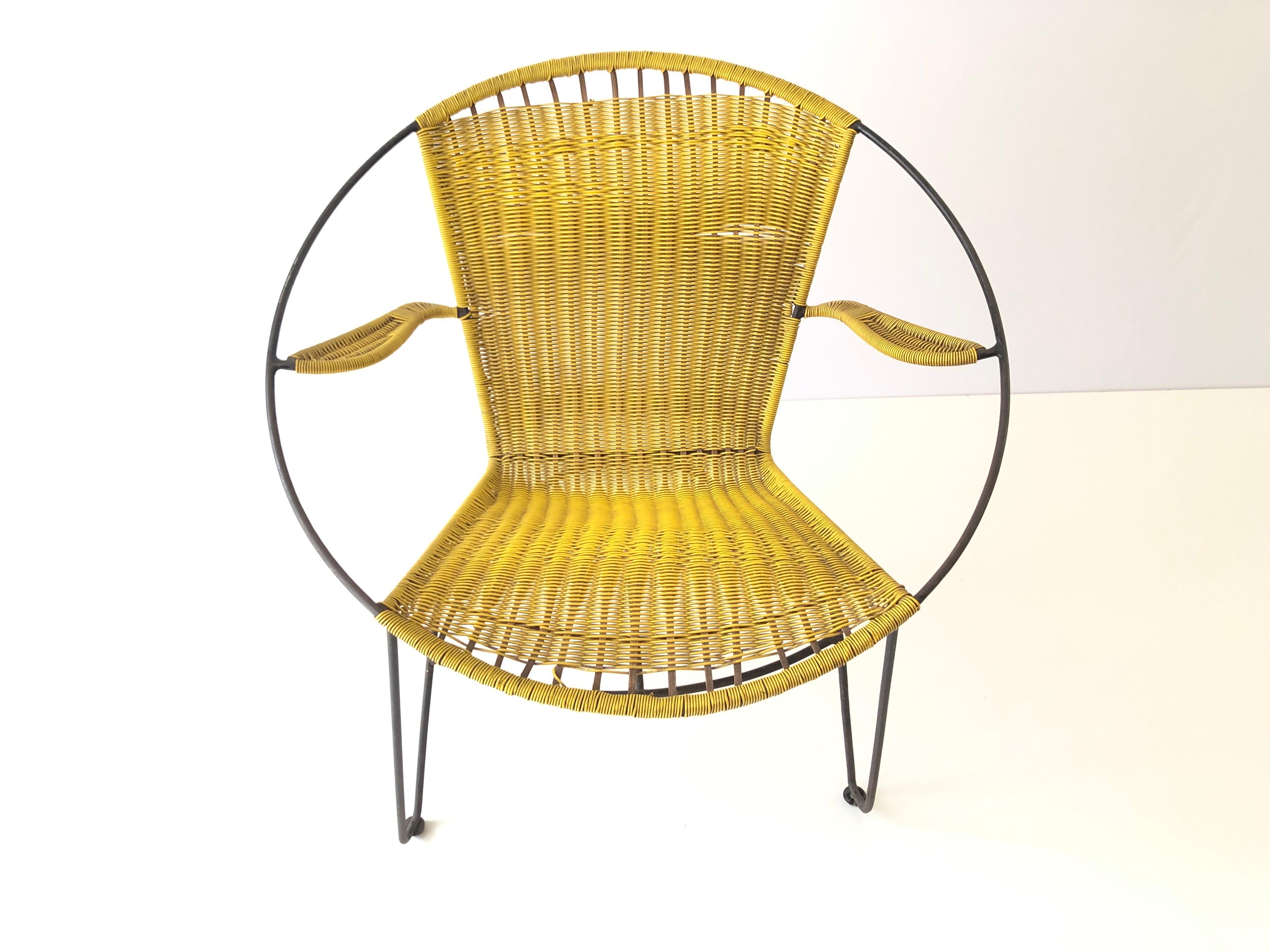 Late 20th Century Iconic Italian Yellow Spaghetti Circle Design Relax Chair, 1970s, Italy For Sale
