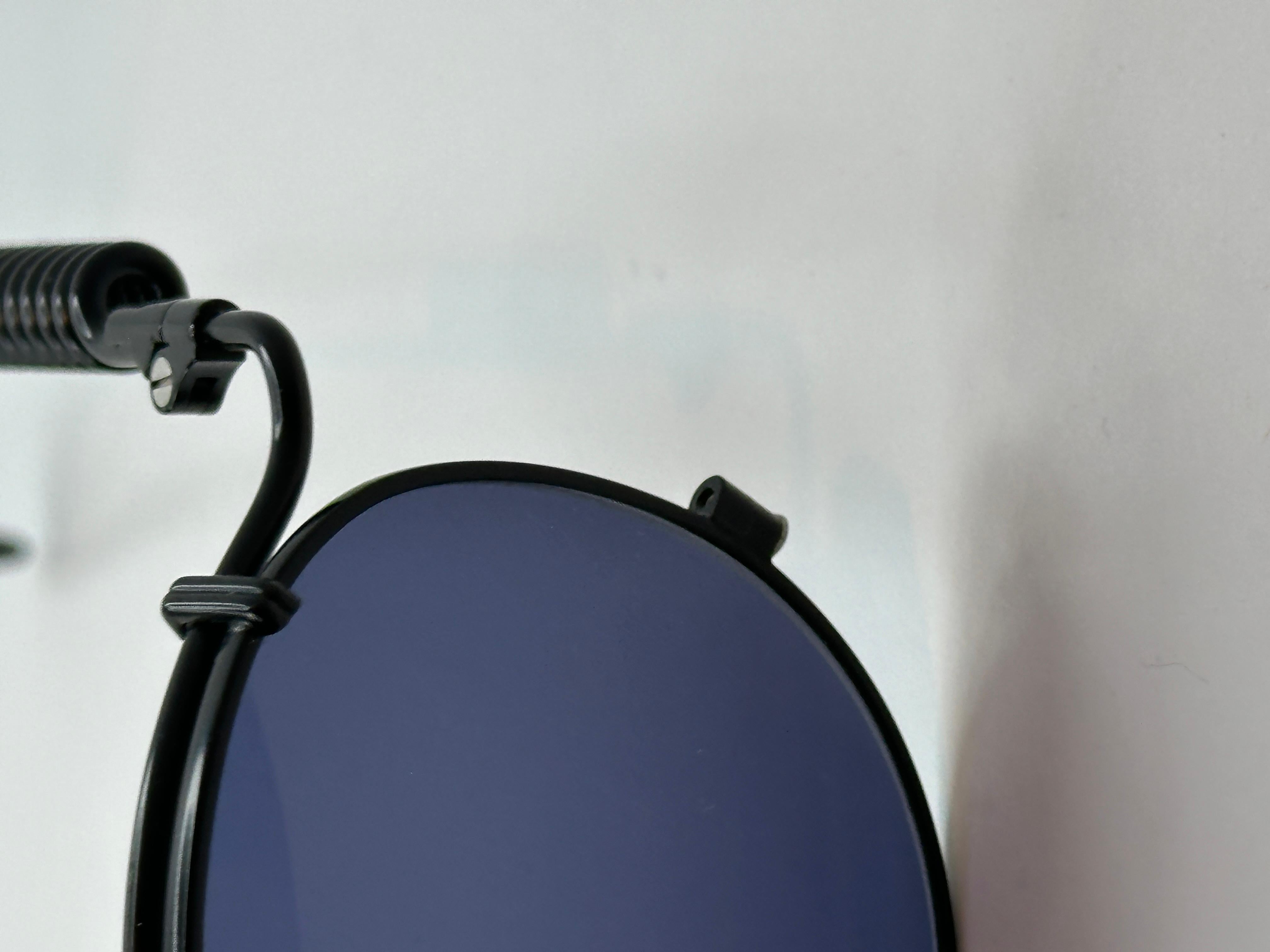 Ikonische Jean Paul Gaultier Schwarze Sonnenbrille aus Metall „Limited Edition“ „Spring Coil“ „Spring Coil“ im Angebot 6