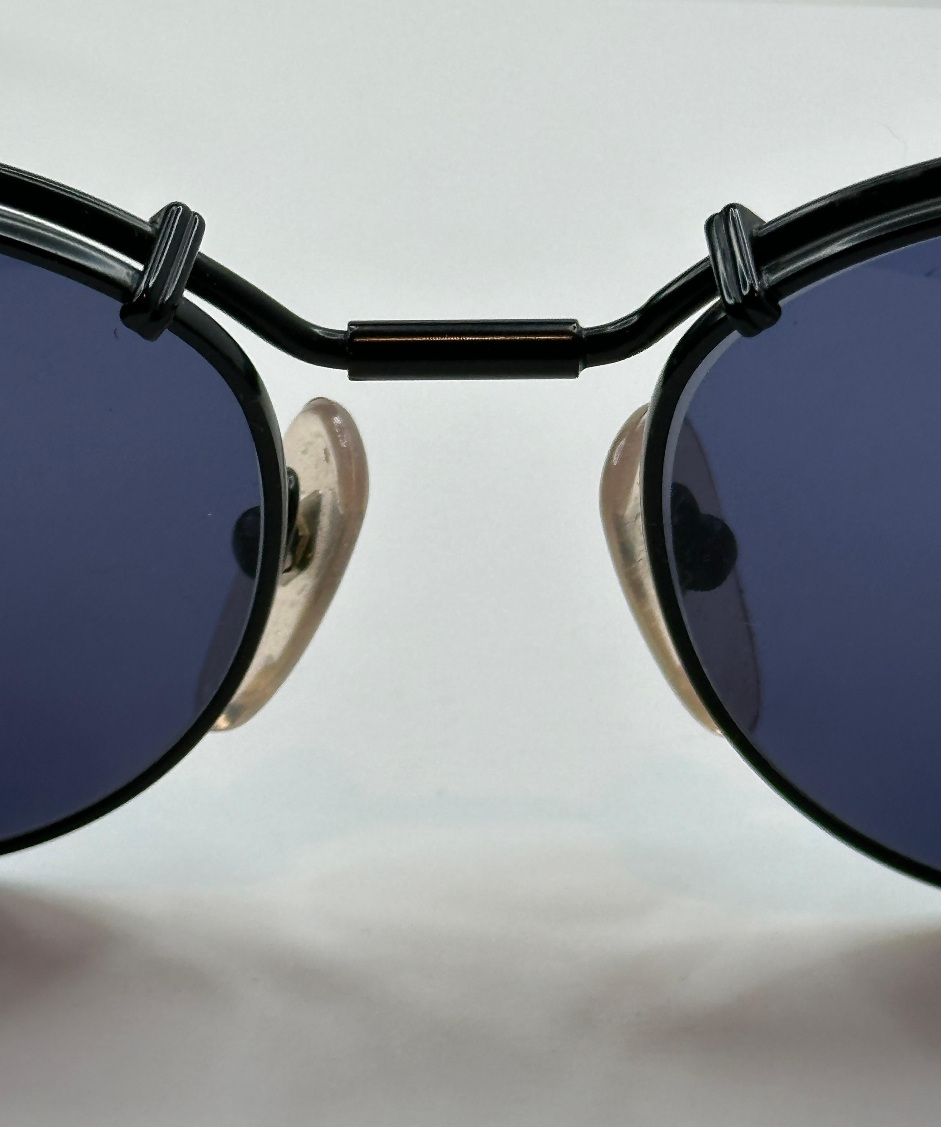Ikonische Jean Paul Gaultier Schwarze Sonnenbrille aus Metall „Limited Edition“ „Spring Coil“ „Spring Coil“ im Angebot 7