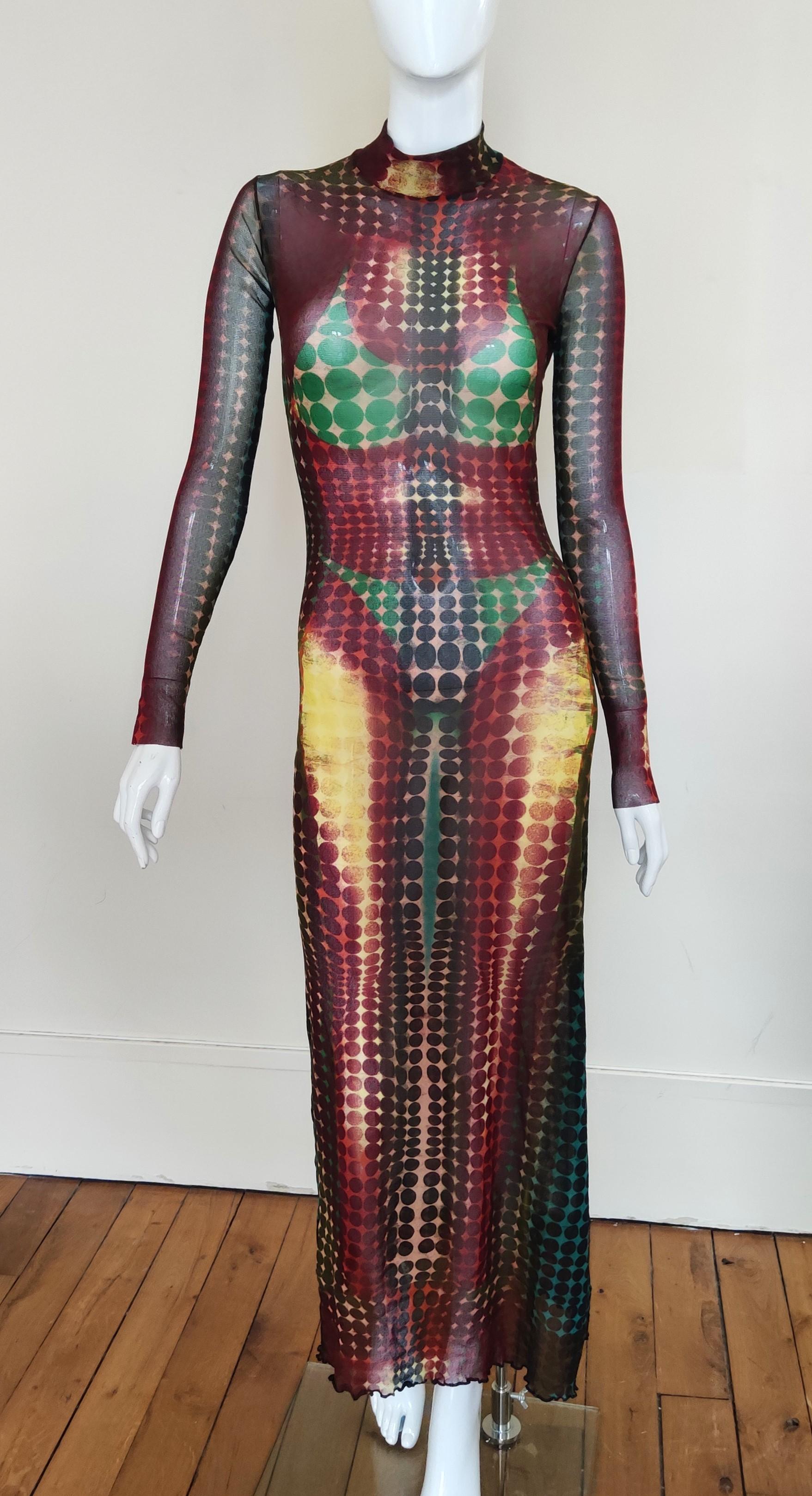 Iconic mesh butterfly dress from Jean Paul Gaultier!
From the 2003 Spring Summer Collection!!!

Very good Condition!
2 layers.

A dress from the same collection was worn by Kendall Jenner at the exhabition of Renell Merdano in London, 17 February