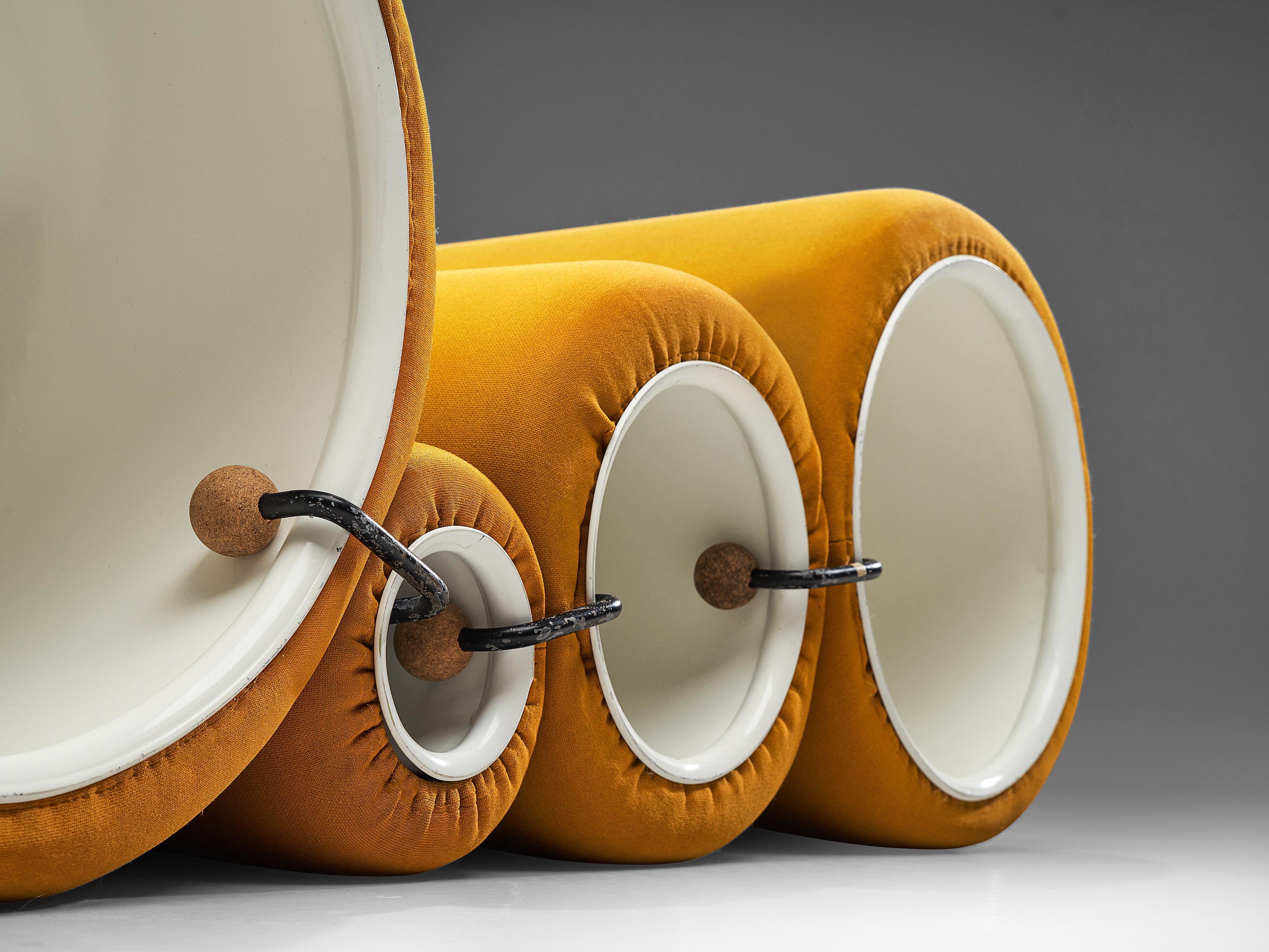 Ikonischer Joe Colombo 'Tube-Stuhl' mit gelber Polsterung (Postmoderne) im Angebot