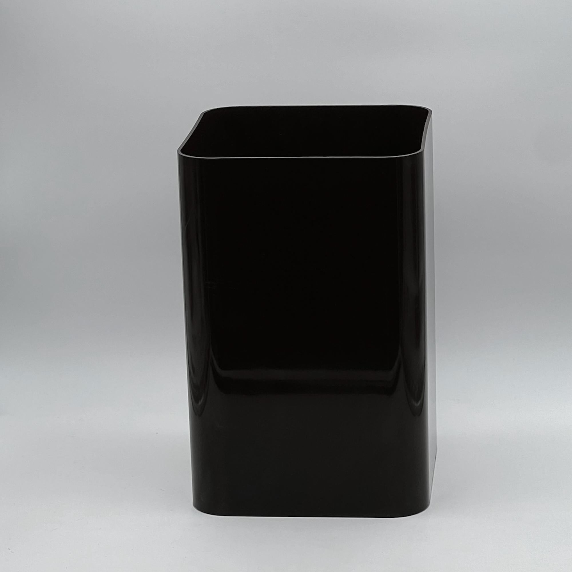 Iconic Kartell 4672 Dark Brown Plastic Paper Basket - Ufficio Tecnico Design For Sale 4