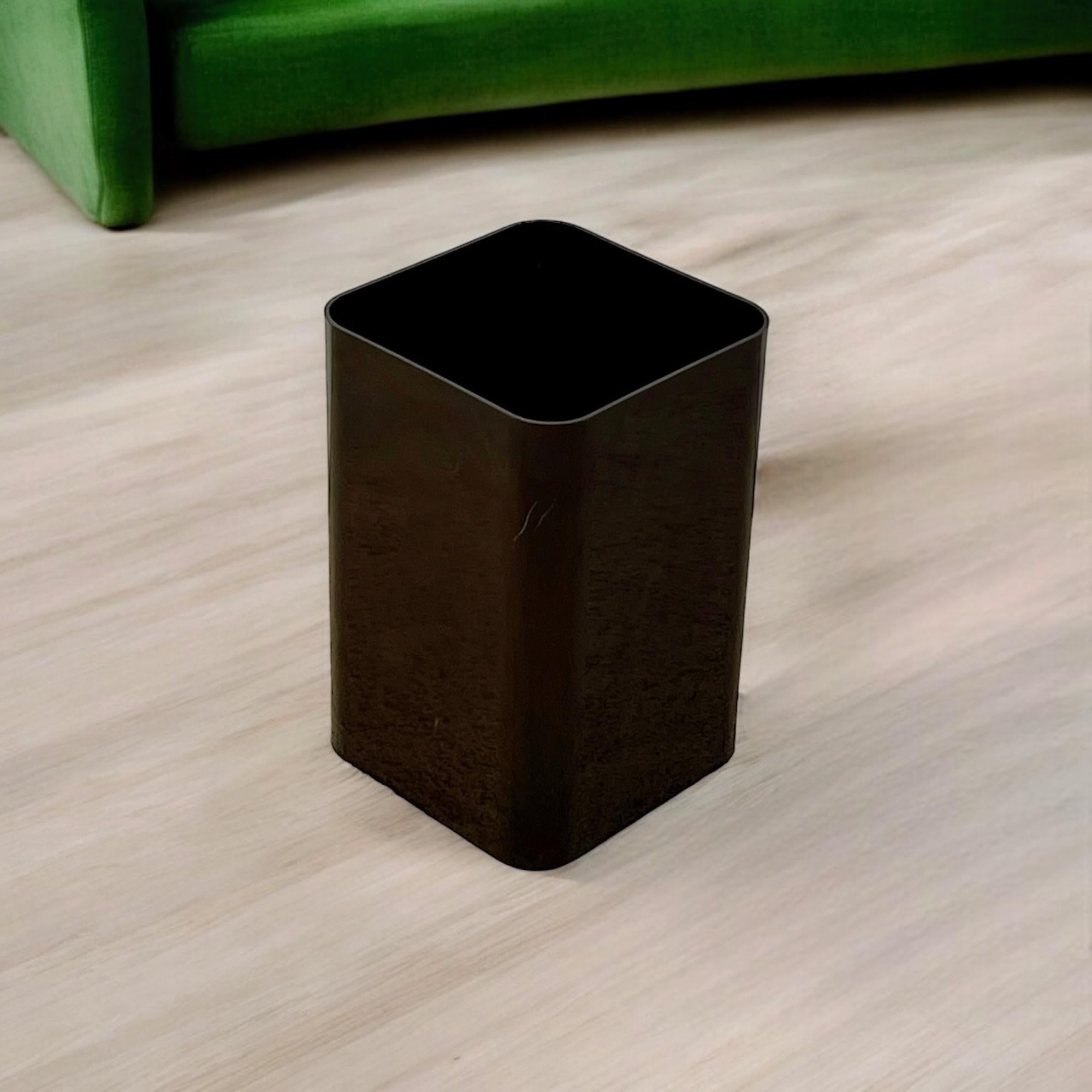 Corbeille à papier en plastique Iconique Kartell 4672 Dark Brown - Ufficio Tecnico Design en vente 4