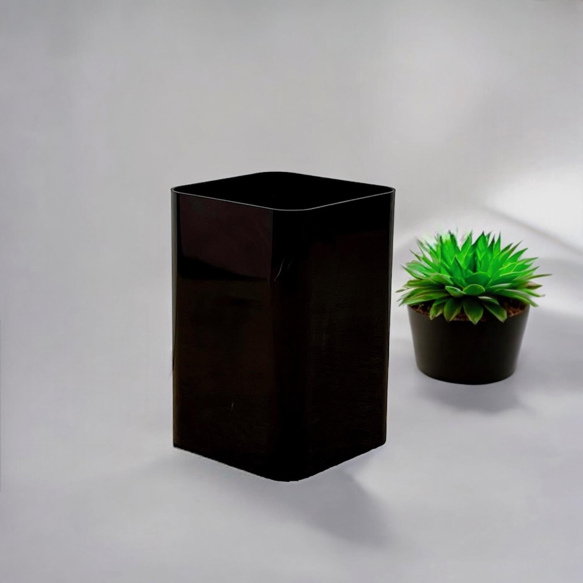 Corbeille à papier en plastique Iconique Kartell 4672 Dark Brown - Ufficio Tecnico Design en vente 5