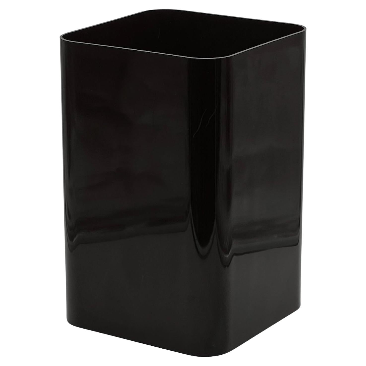 Iconic Kartell 4672 Dark Brown Plastic Paper Basket - Ufficio Tecnico Design For Sale