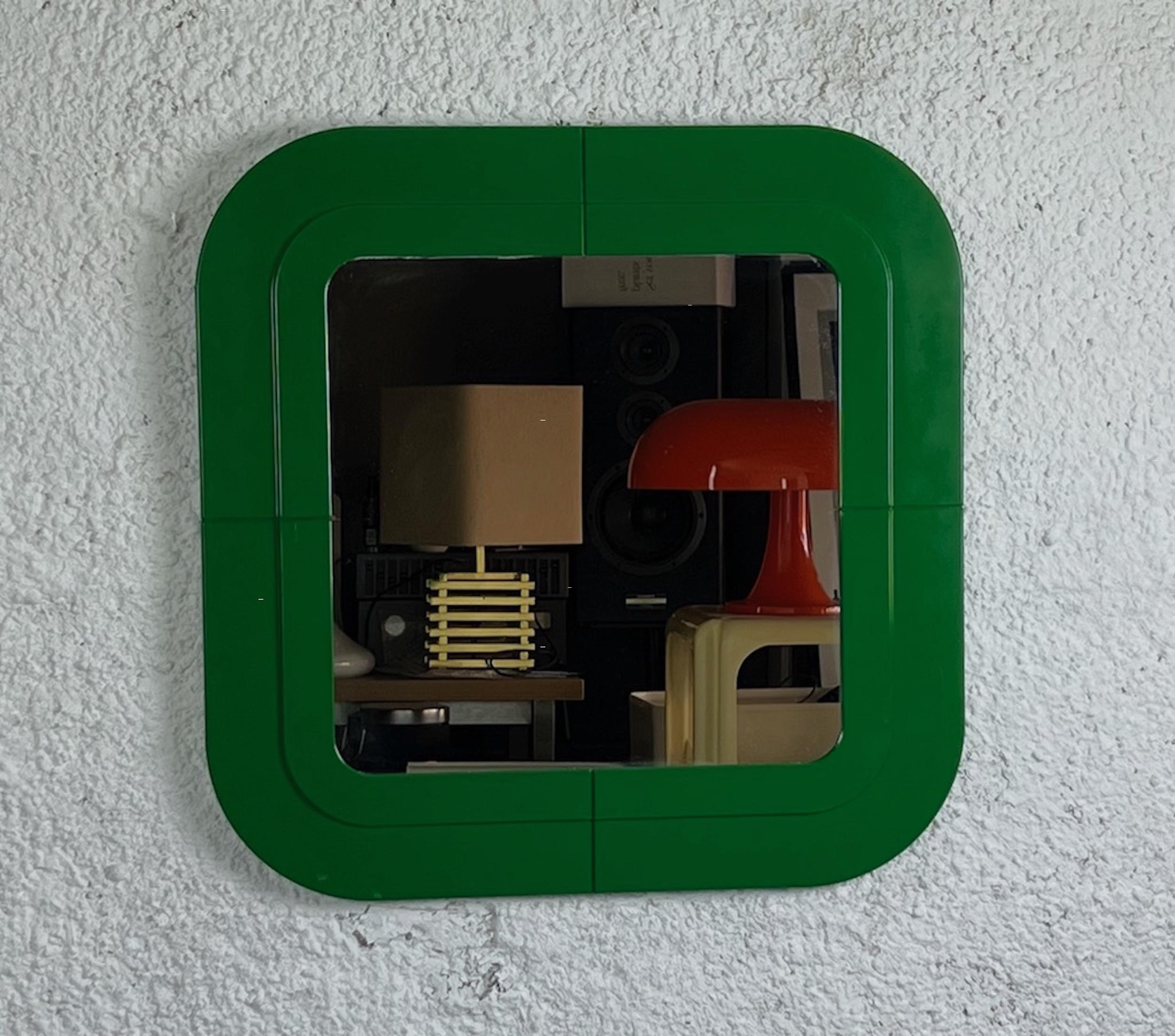 Iconic Kartell Mirror in Green by Anna Castelli Ferrieri, 1970s  In Good Condition In San Benedetto Del Tronto, IT